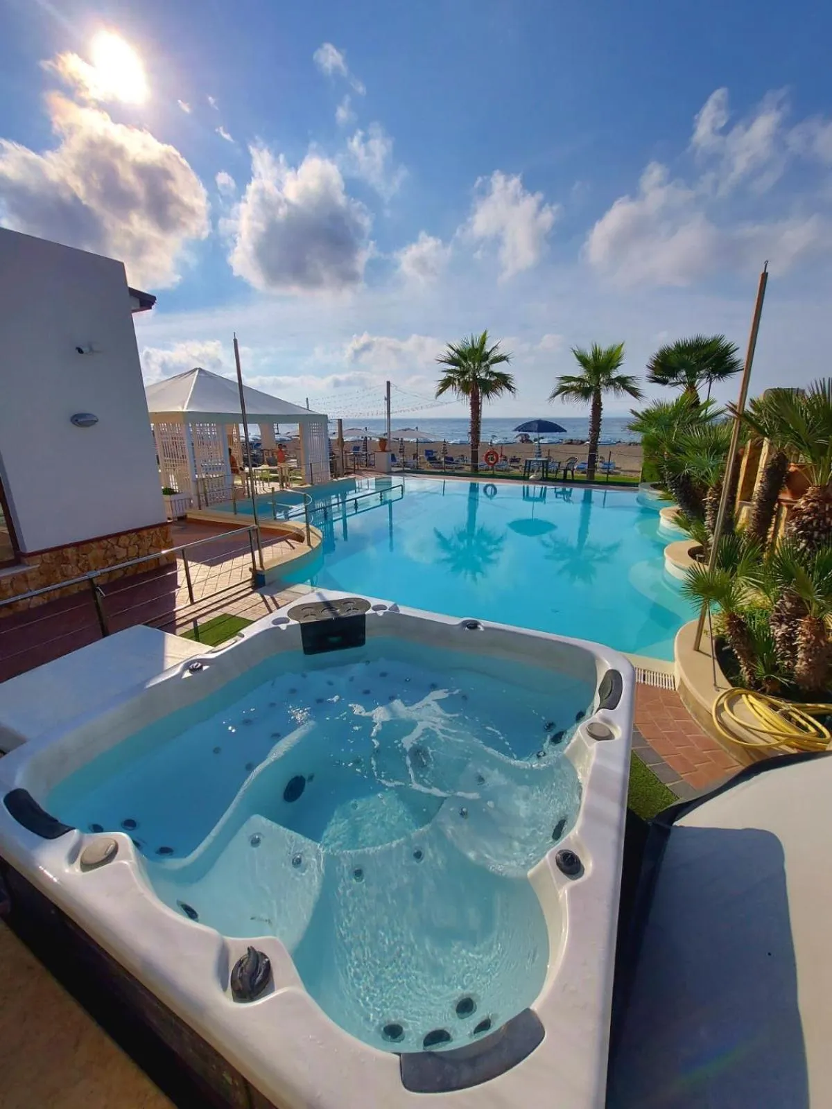 Hot Tub in Hotel Il Gabbiano Beach