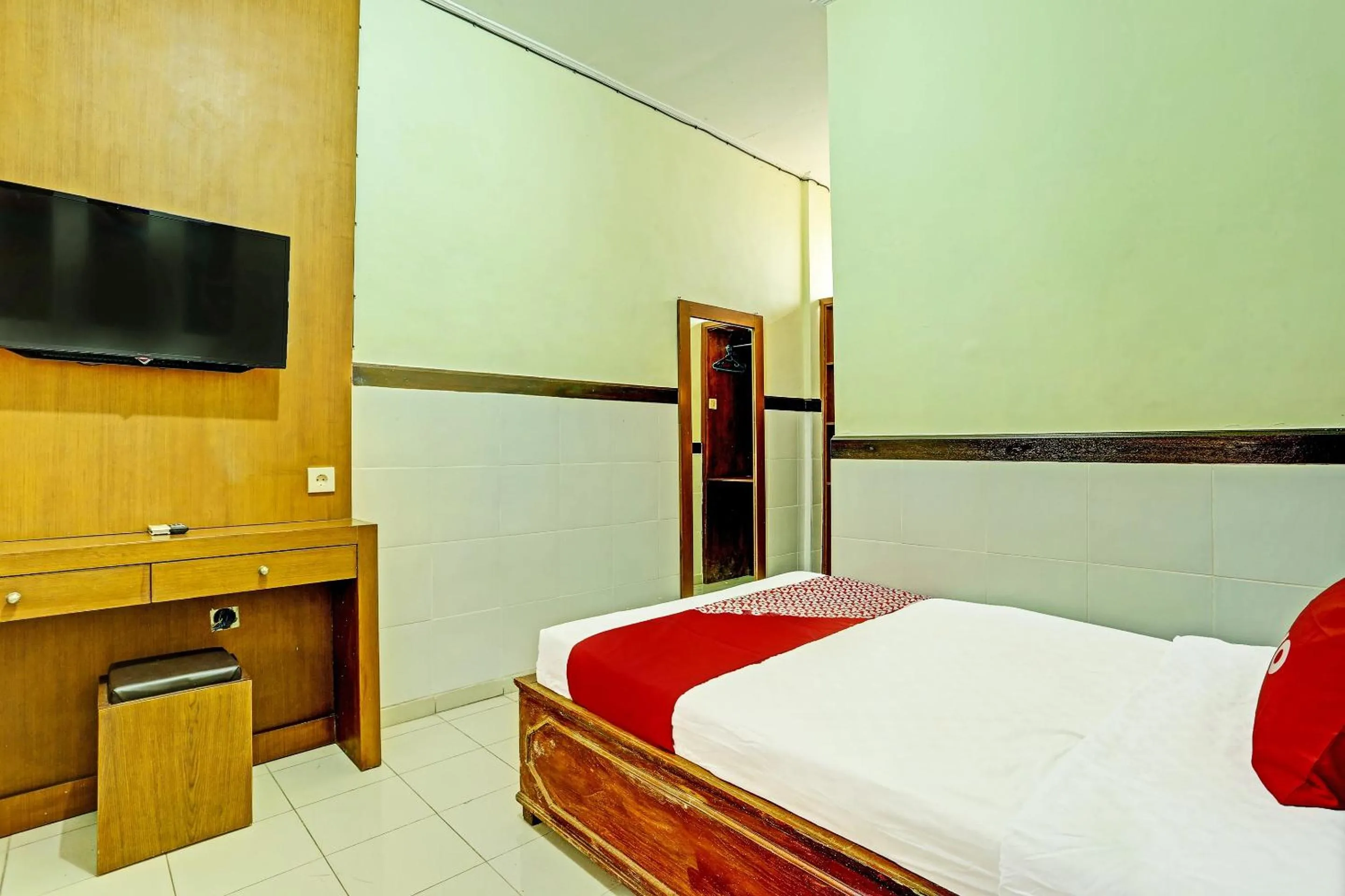 Bedroom, Bed in OYO Collection O 91125 Puri Dewa Bharata