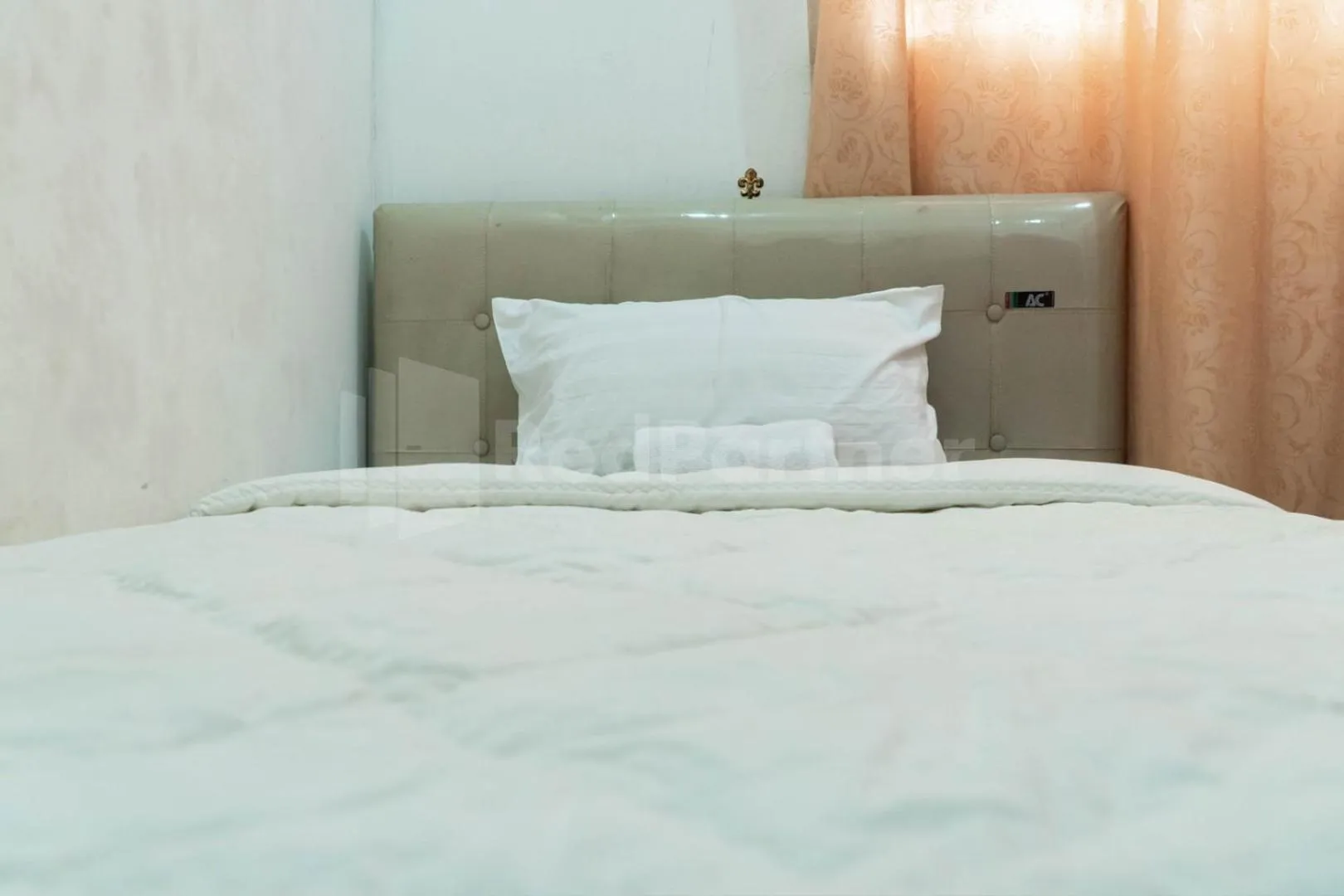 Bedroom, Bed in Asri Residence near Jalan Iskandar Muda Medan Mitra RedDoorz