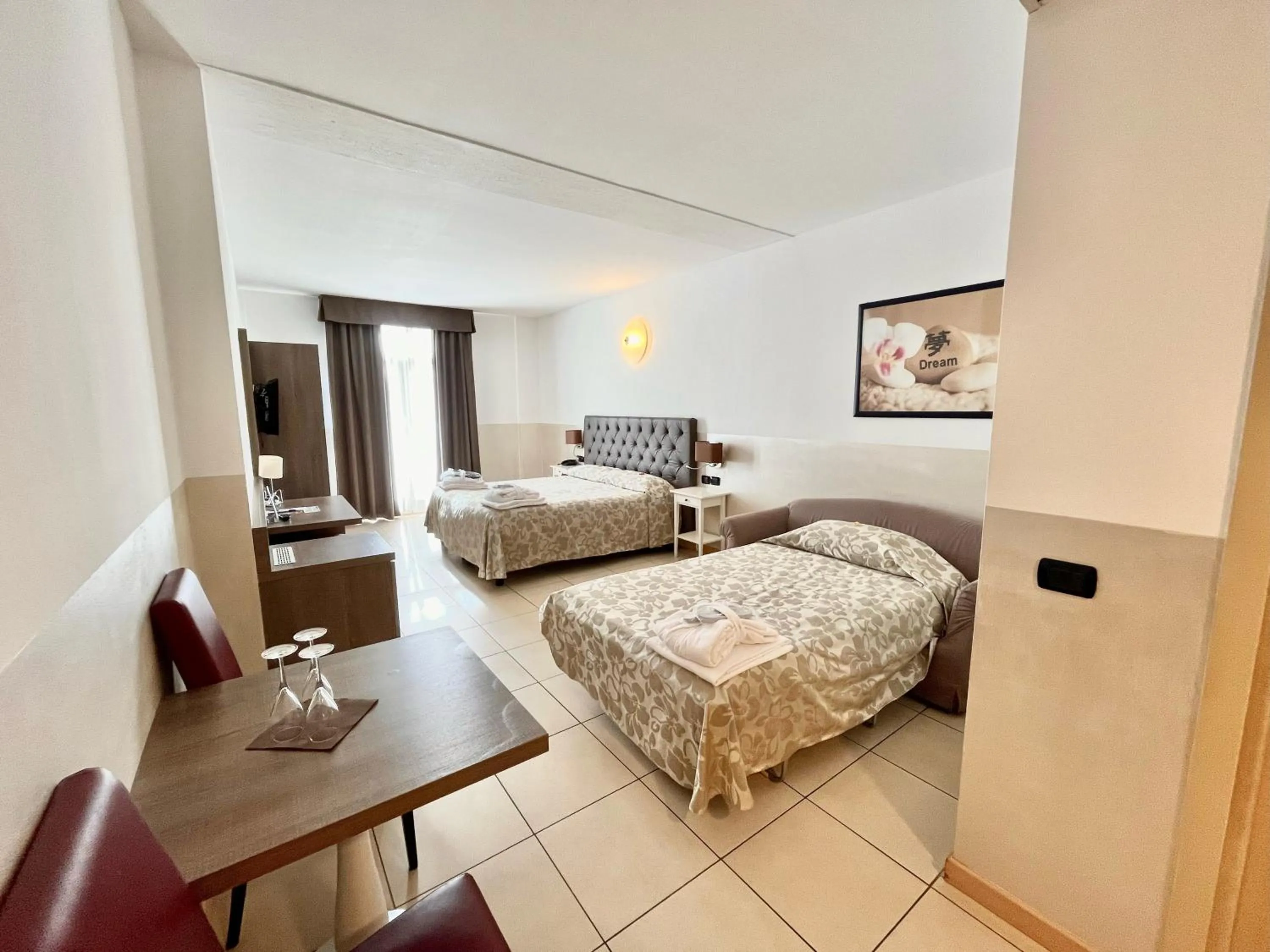 Bedroom, Bed in Hotel Lovere Resort & Spa