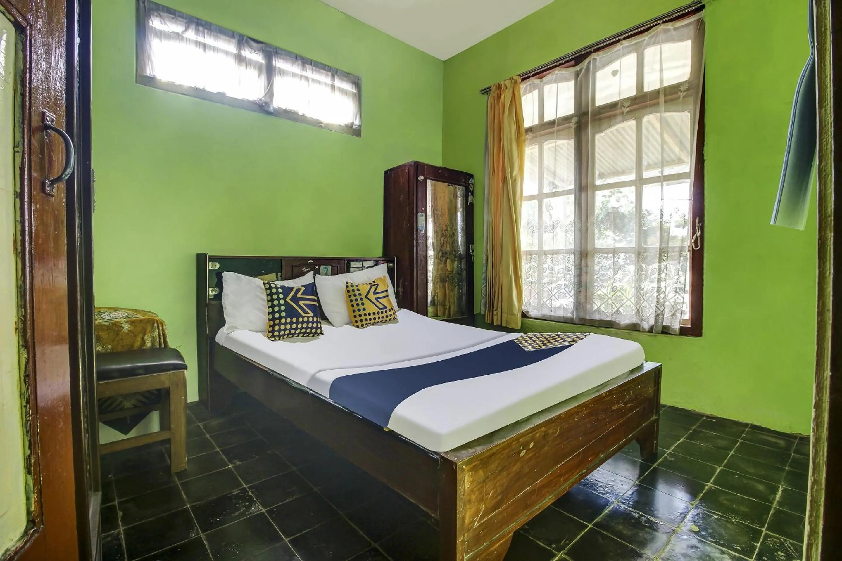 Bedroom, Bed in Hotel O Desa Wisata Selamanik Ciamis