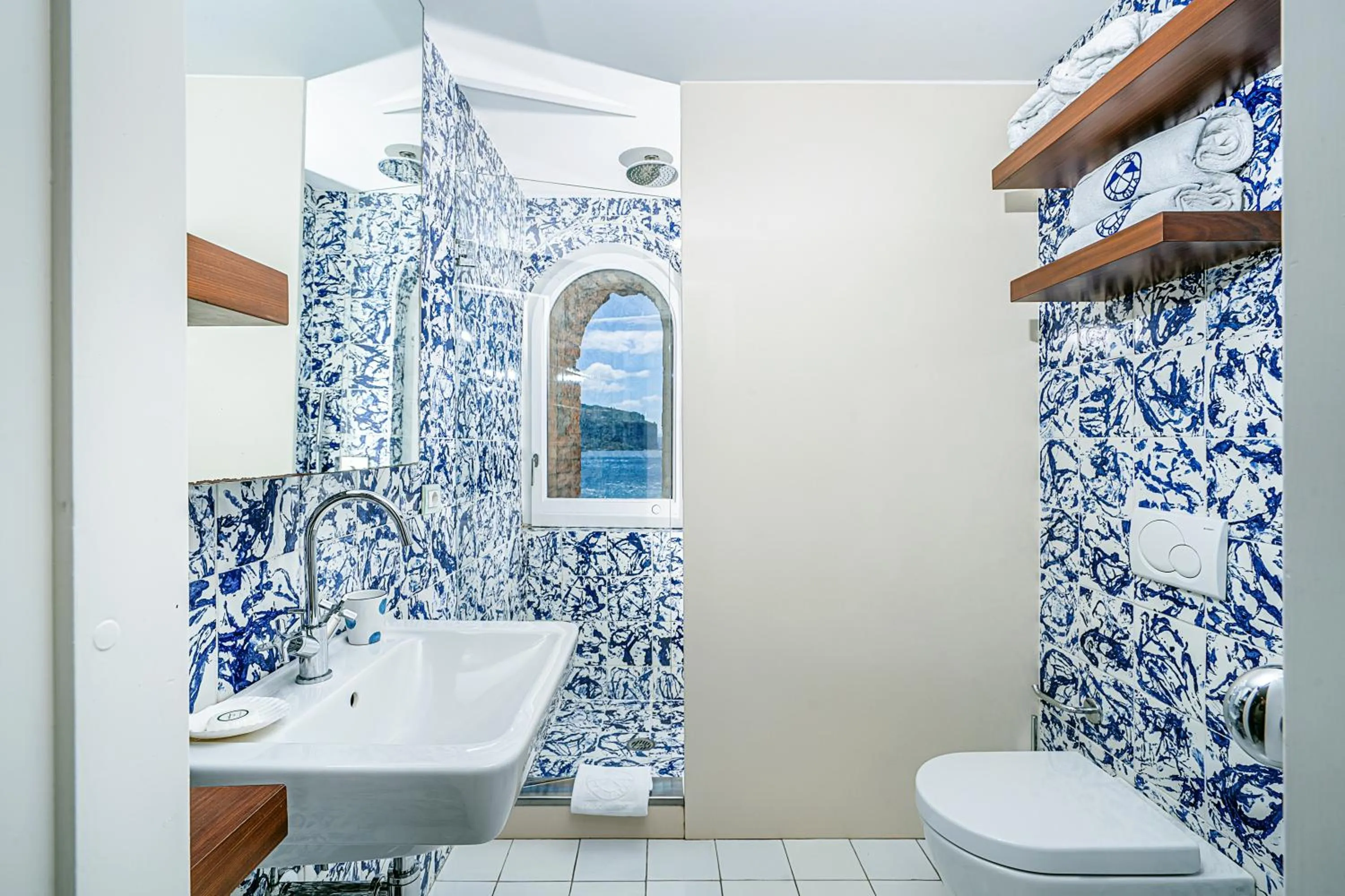 Shower in Capo la Gala Hotel&Wellness