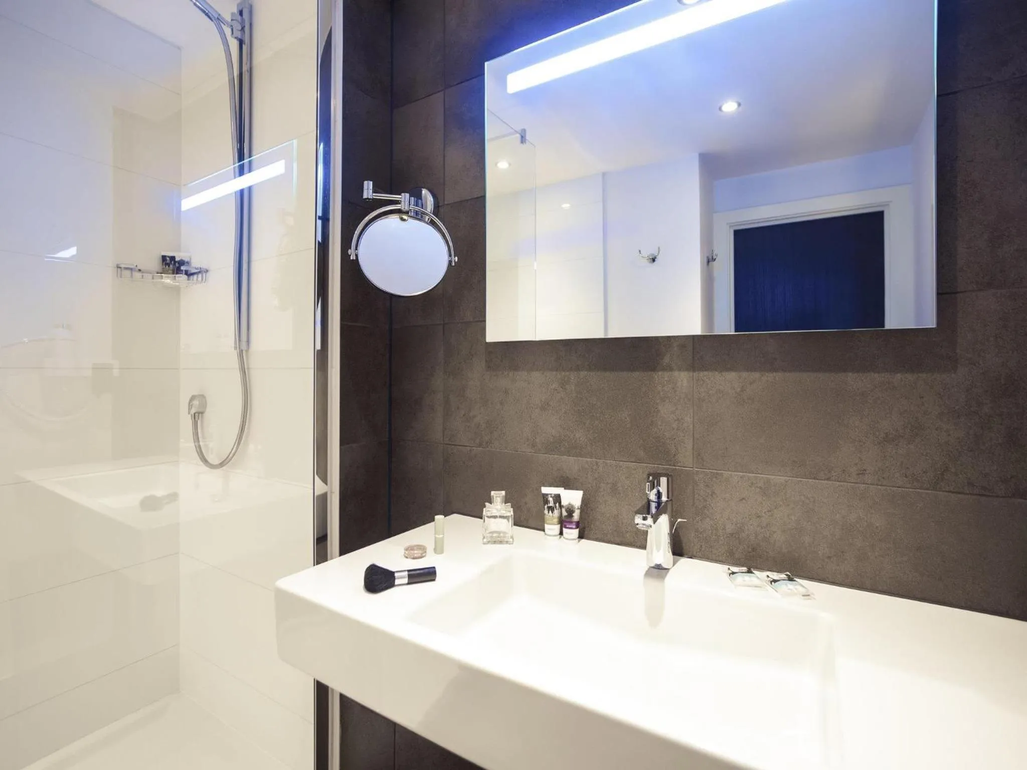 Bedroom in Mercure Hotel Brussels Centre Midi