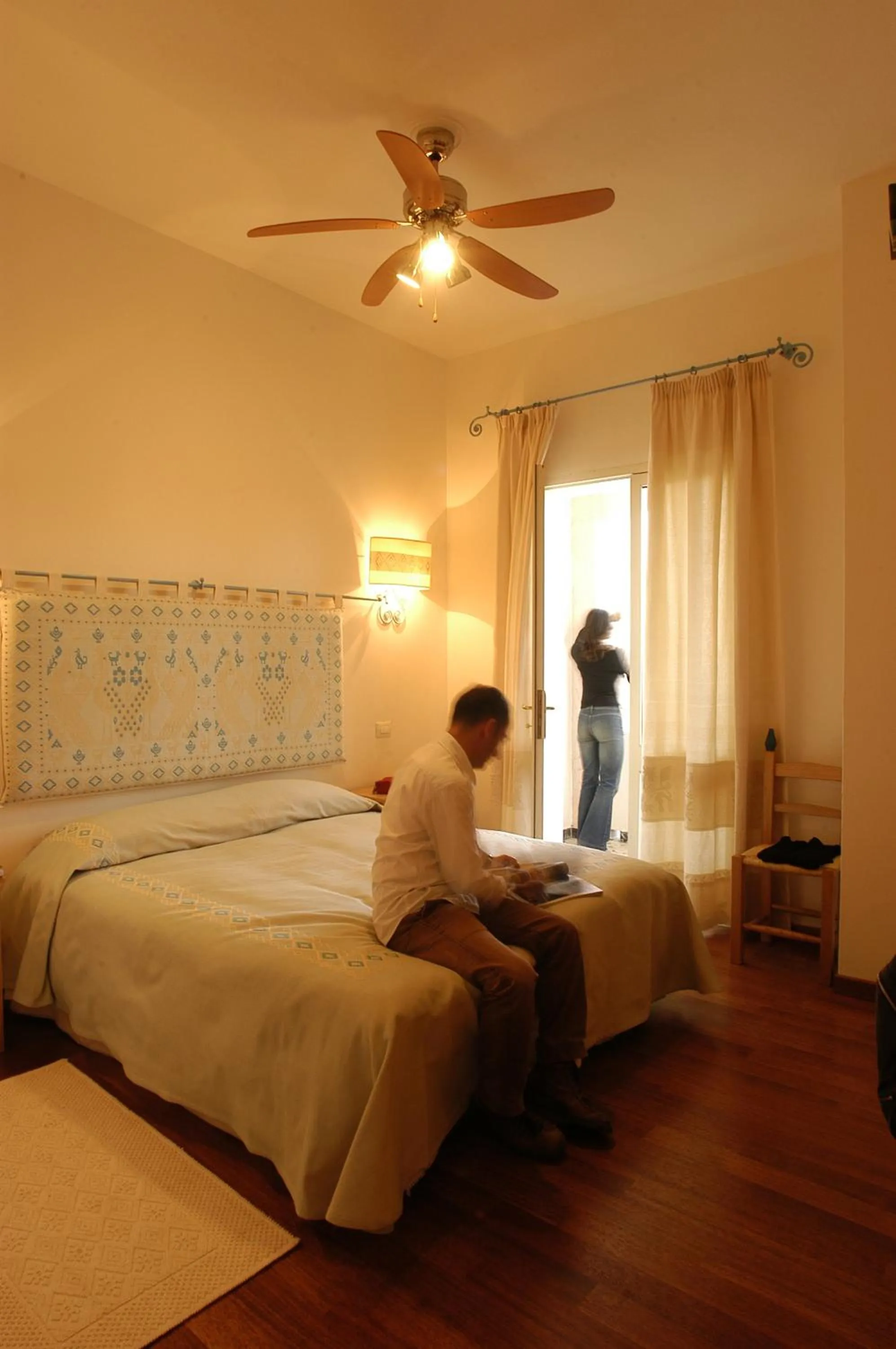 group of guests in Omu Axiu