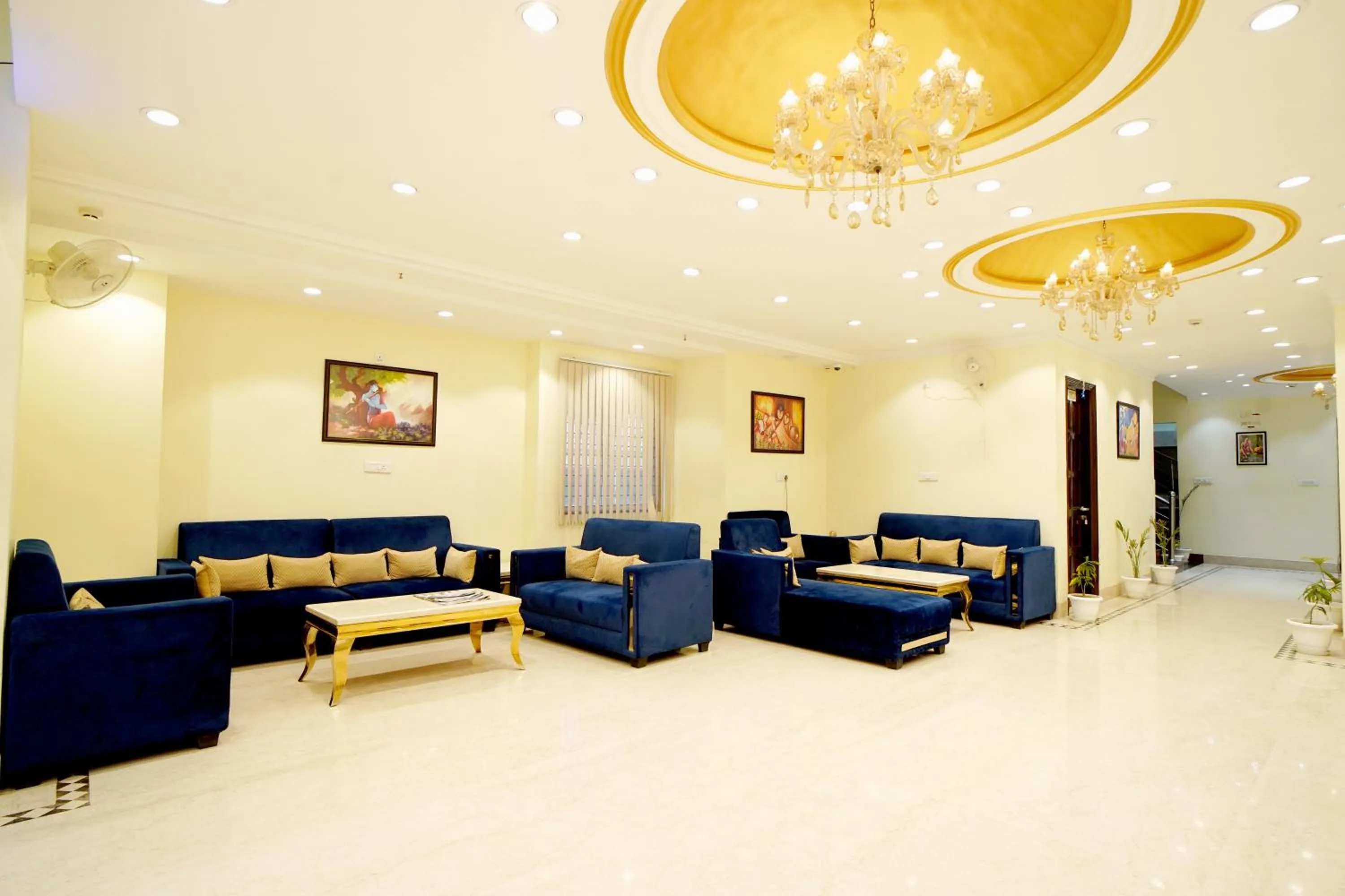 Lobby or reception in Hotel SKS Grand Palace-Vrindāvan