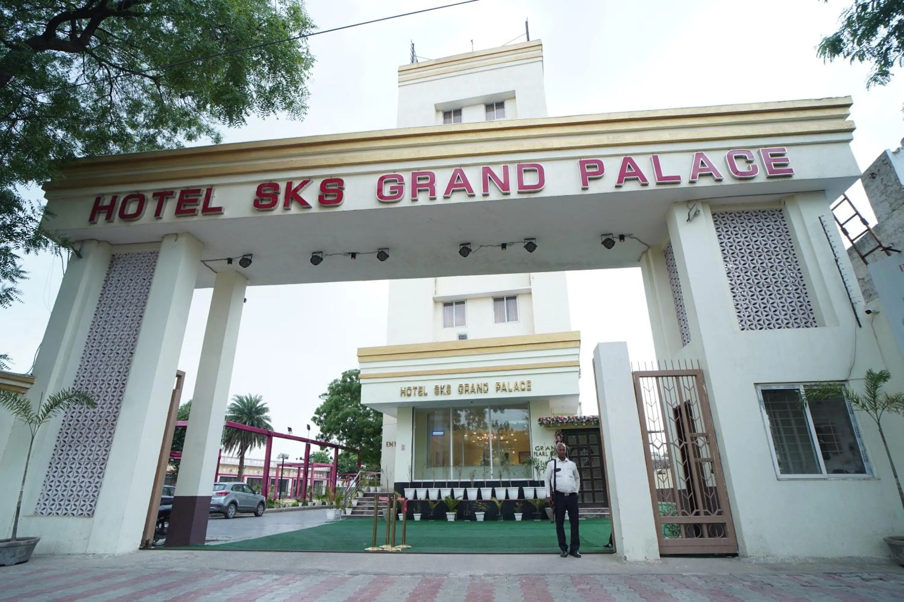 Property building in Hotel SKS Grand Palace-Vrindāvan