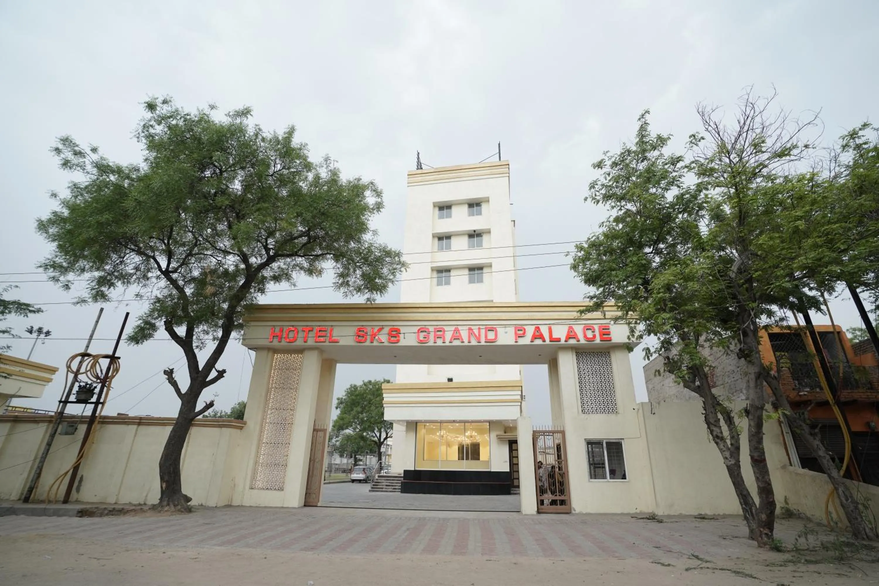 Facade/entrance in Hotel SKS Grand Palace-Vrindāvan