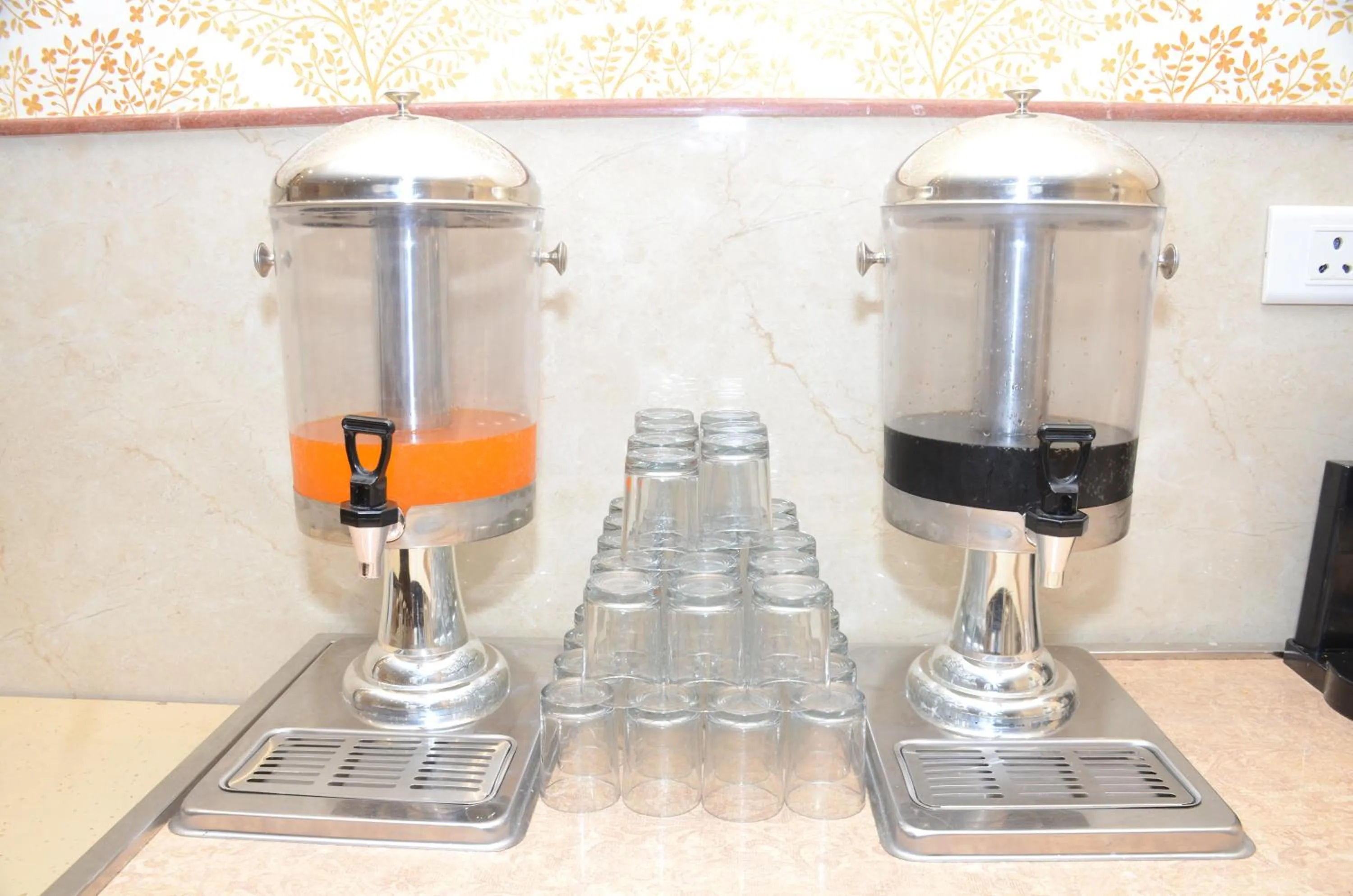 Food and drinks in Hotel SKS Grand Palace-Vrindāvan