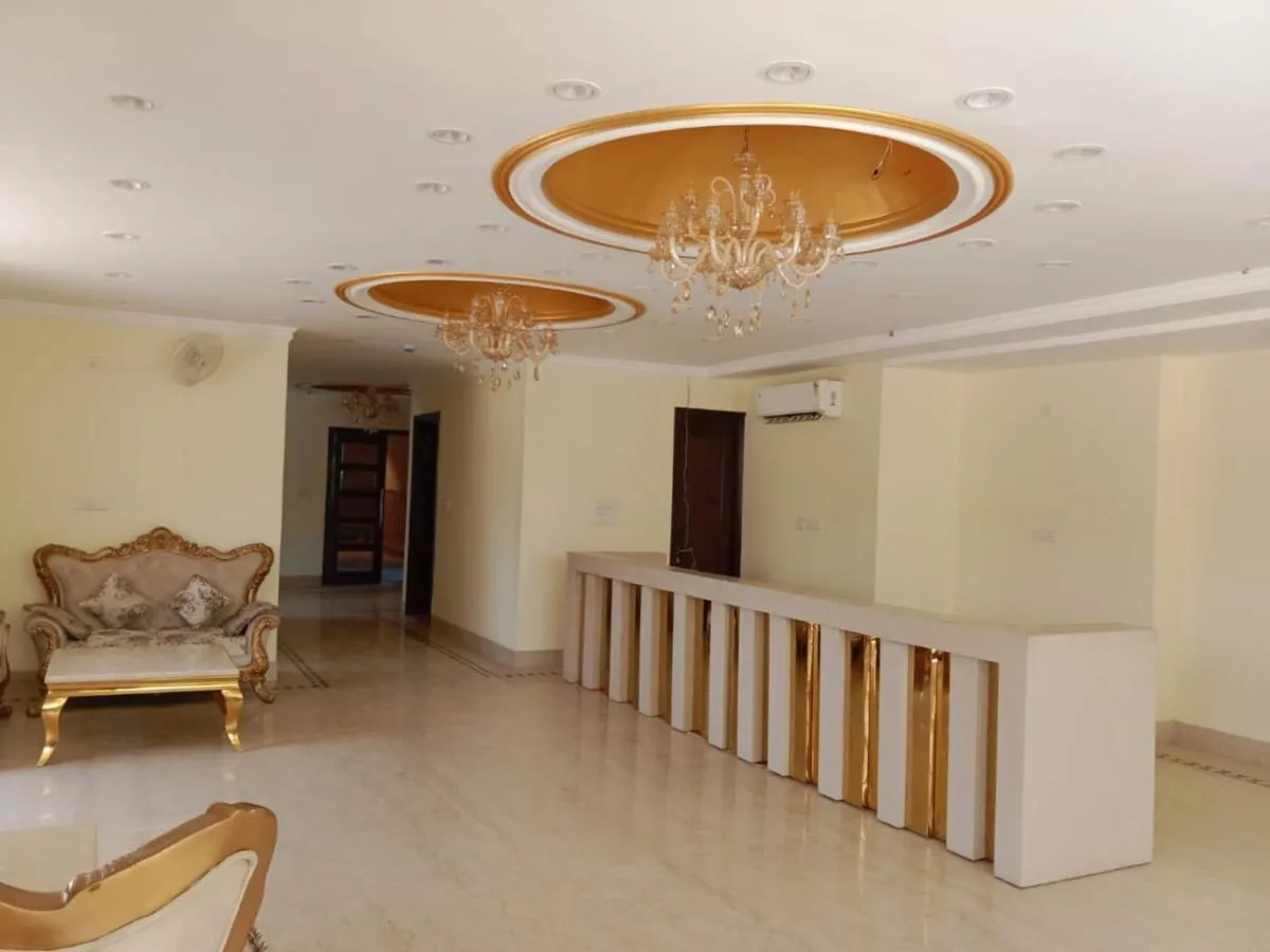 Lobby or reception in Hotel SKS Grand Palace-Vrindāvan