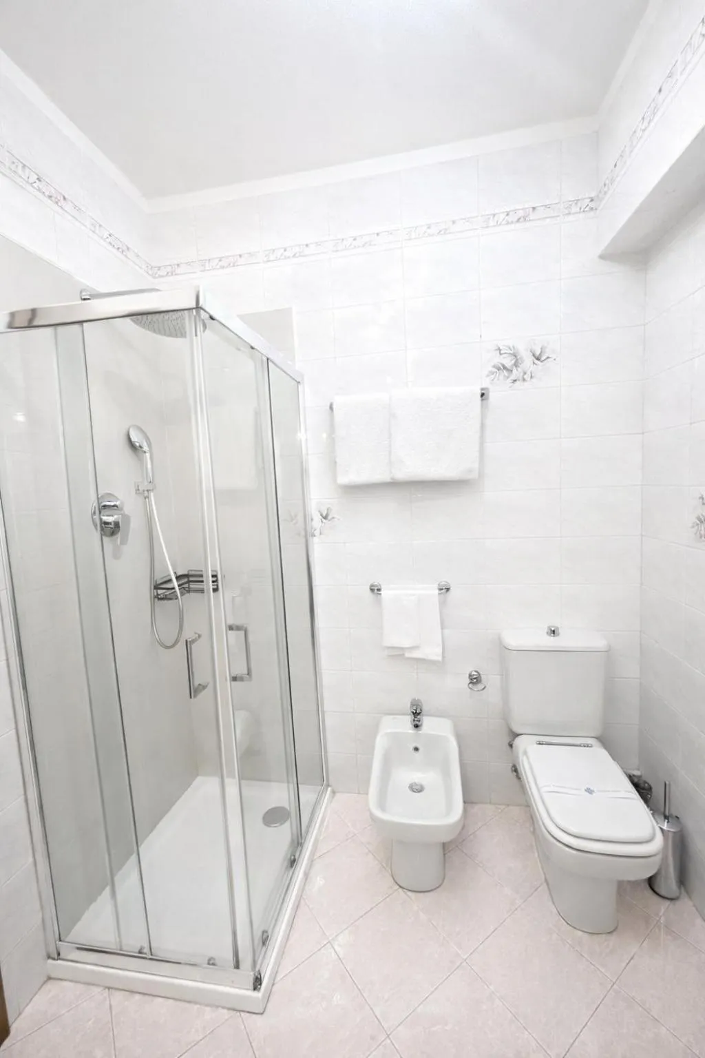 Shower in Phi Hotel Bologna Apartments