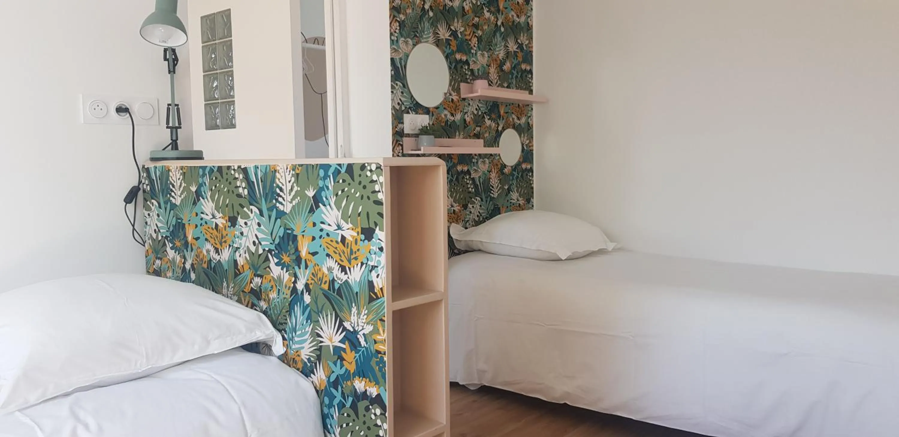 Photo of the whole room, Bed in La Passerelle