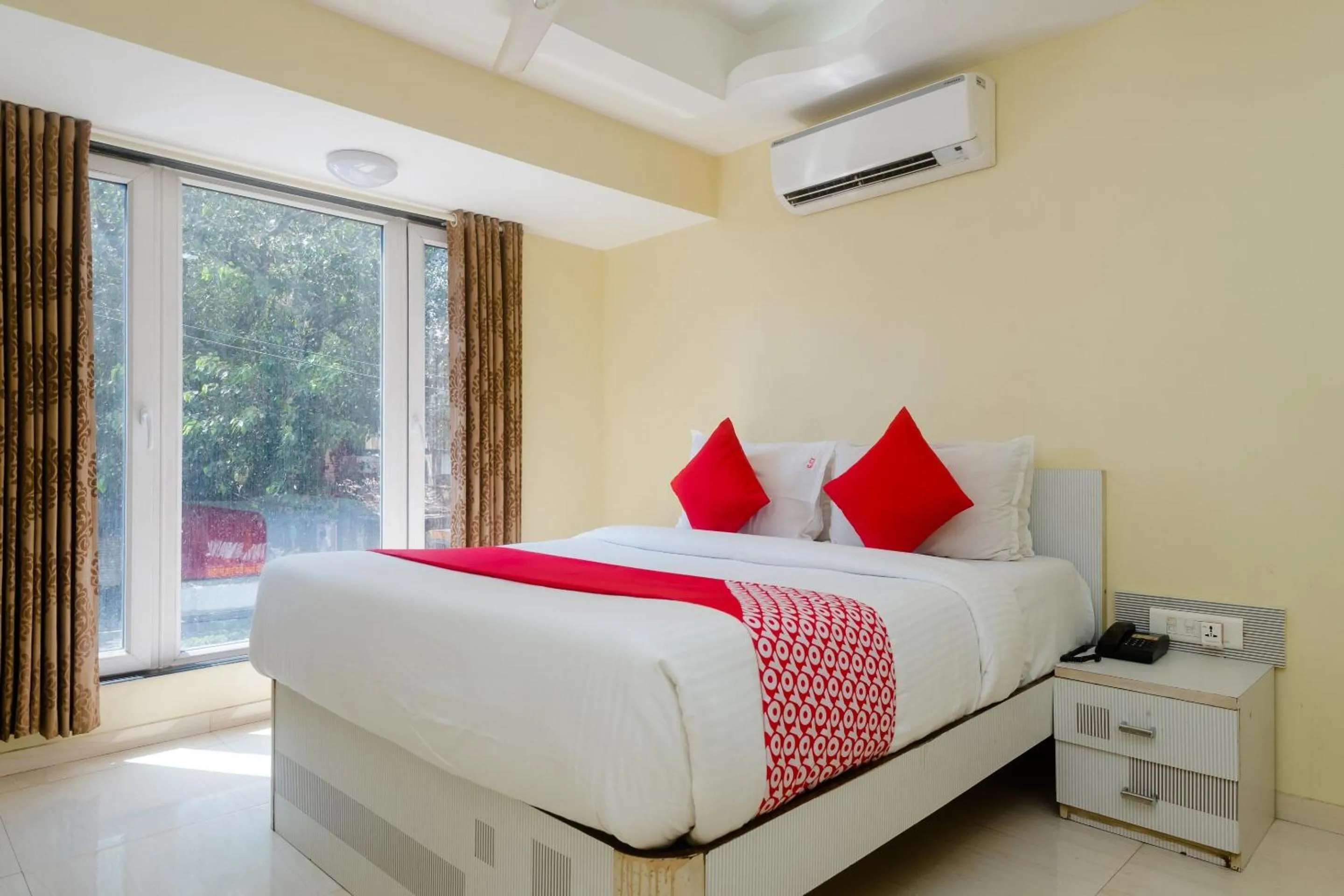 Bedroom in Collection O Grand Corp Inn