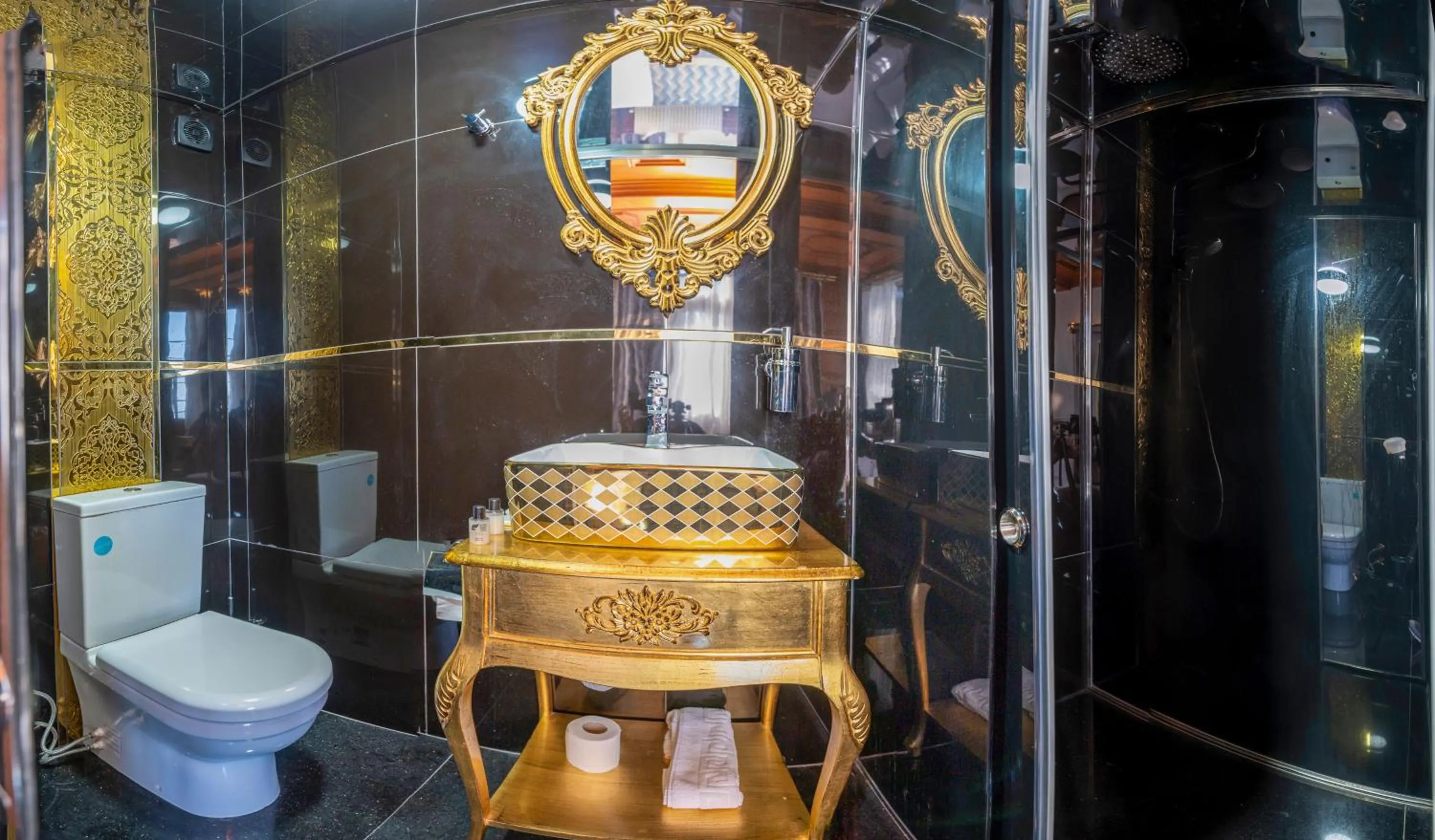 Valeria Antique 1892