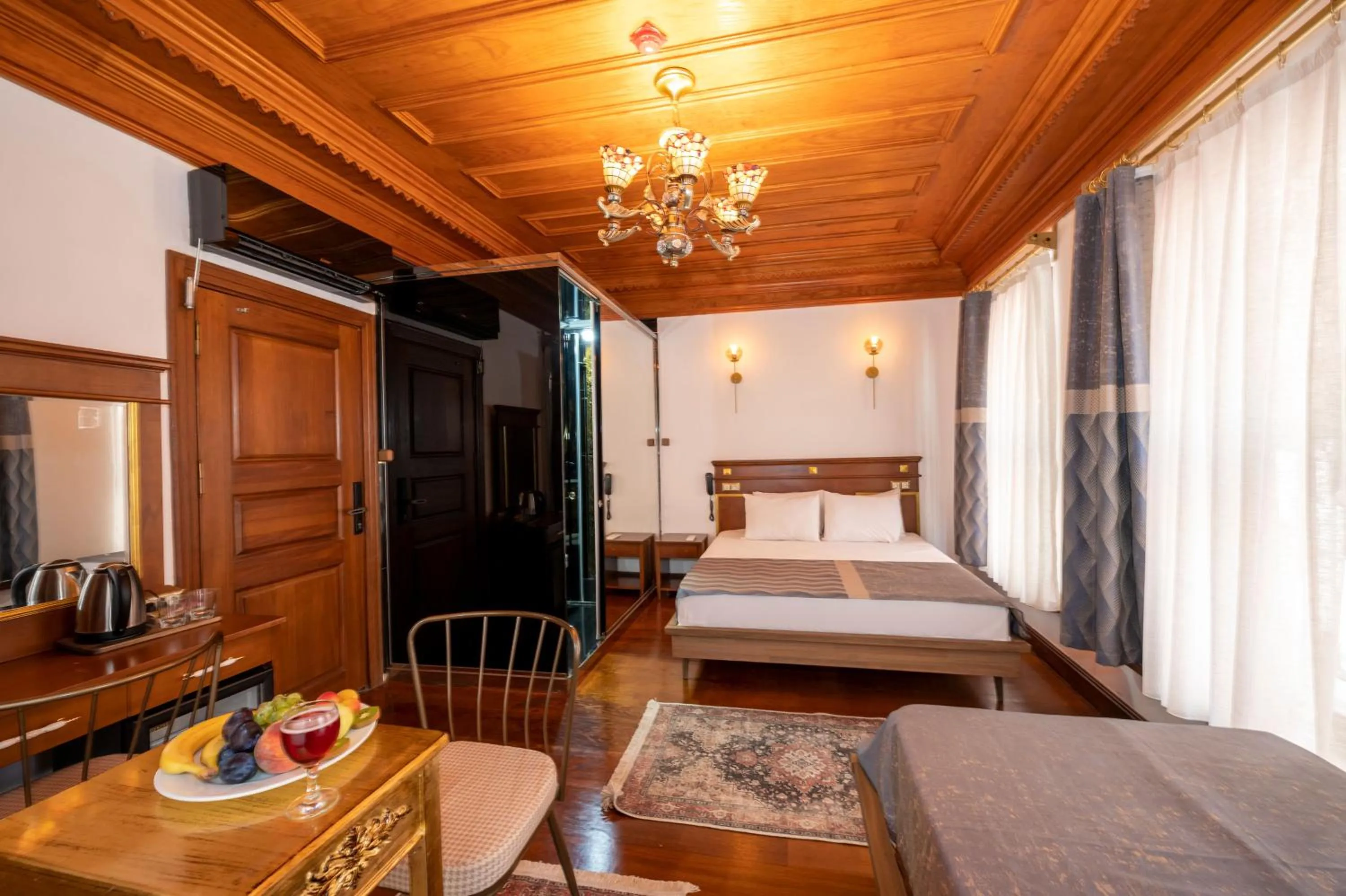 Bed in Valeria Antique 1892