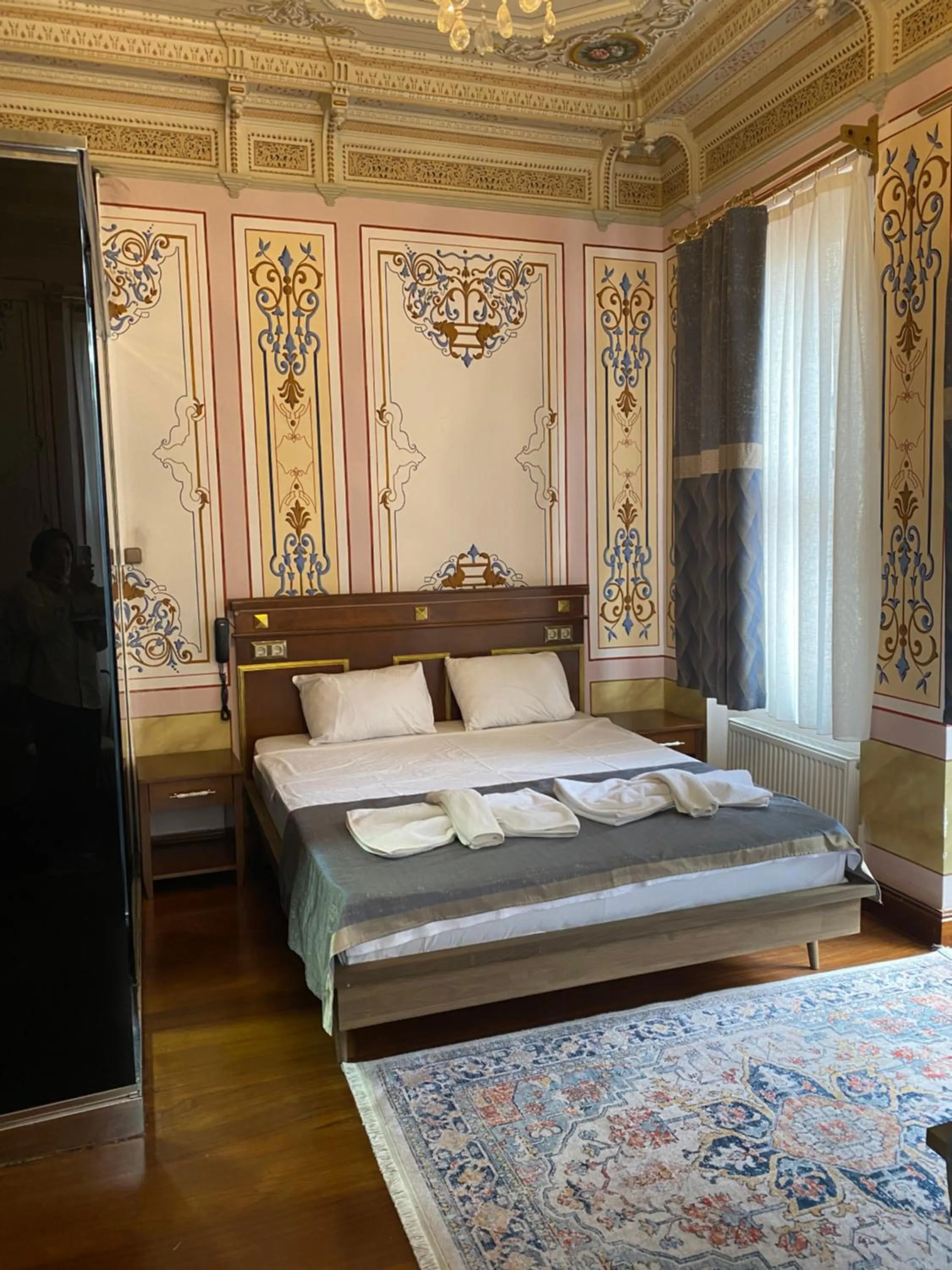 Bed in Valeria Antique 1892