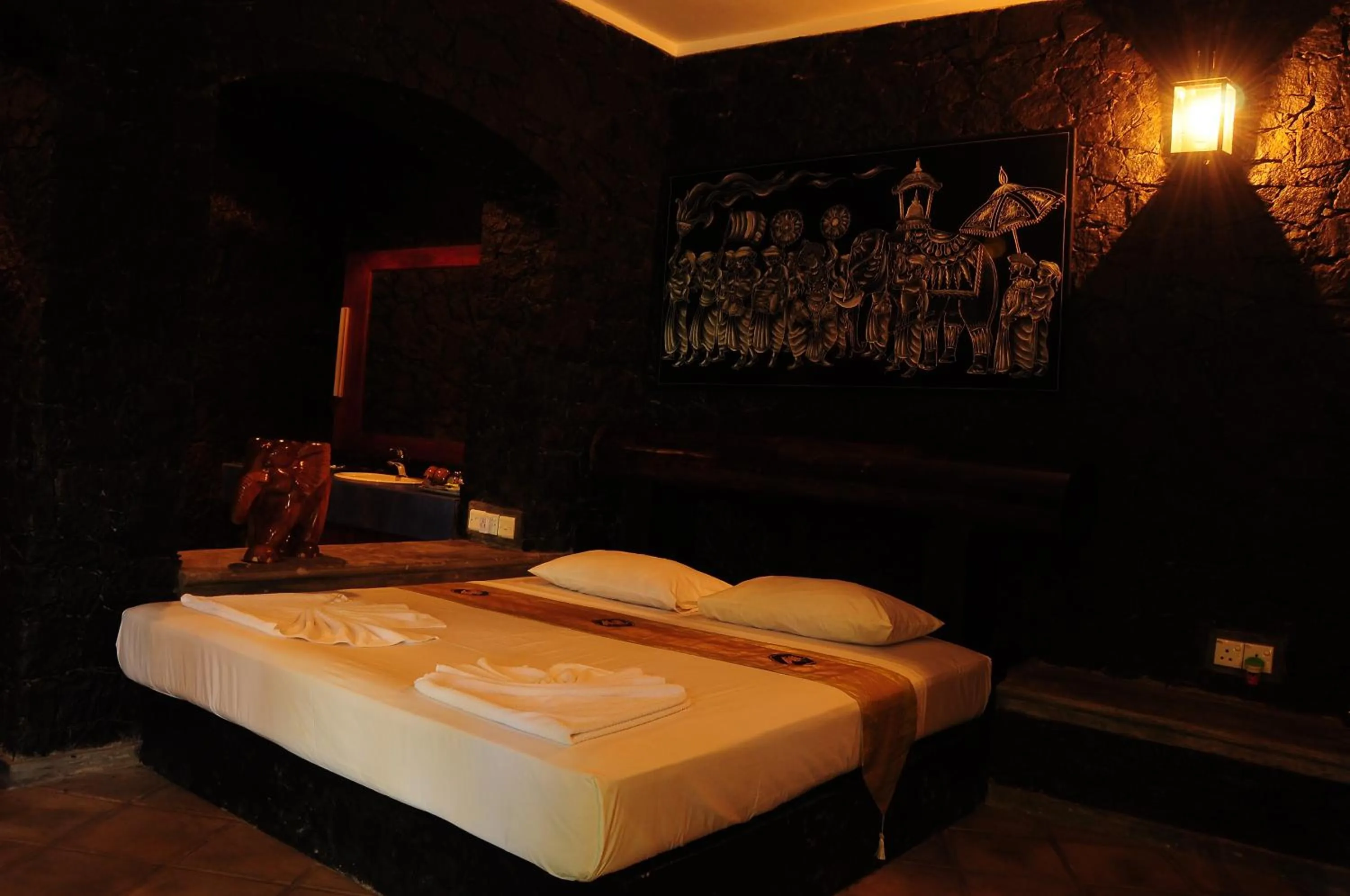 Bedroom, Bed in Boulder Garden