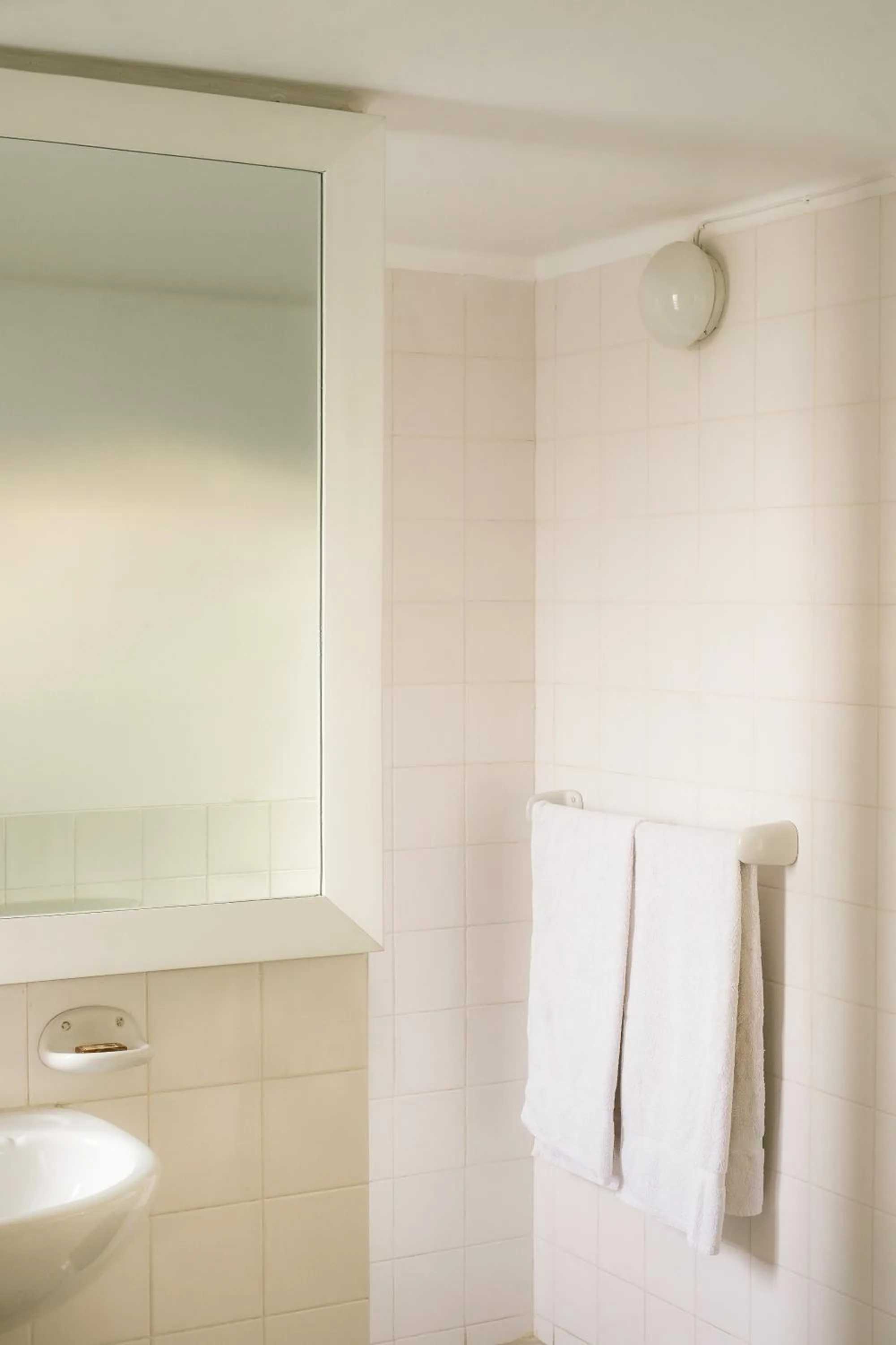 Shower in Mount Lodge Boutique Hotel