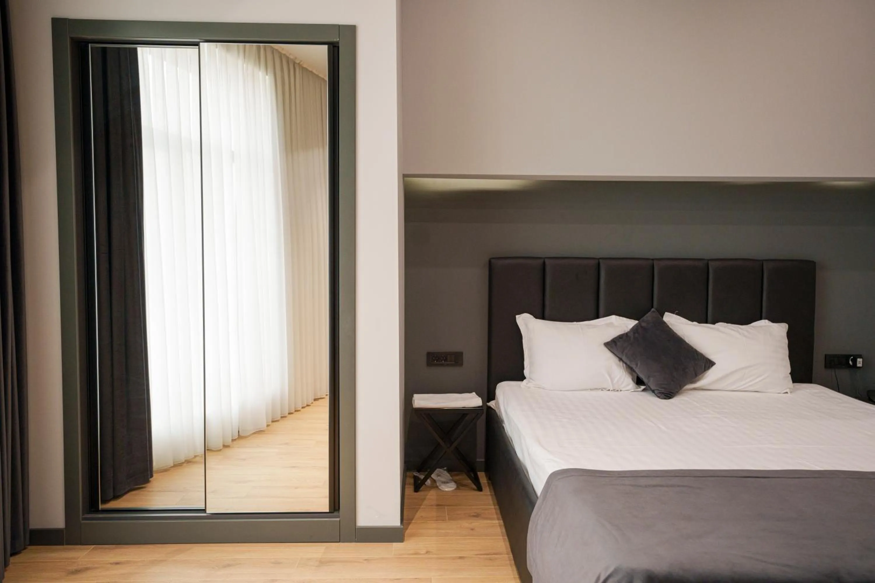 Bedroom, Bed in Hotel Elion