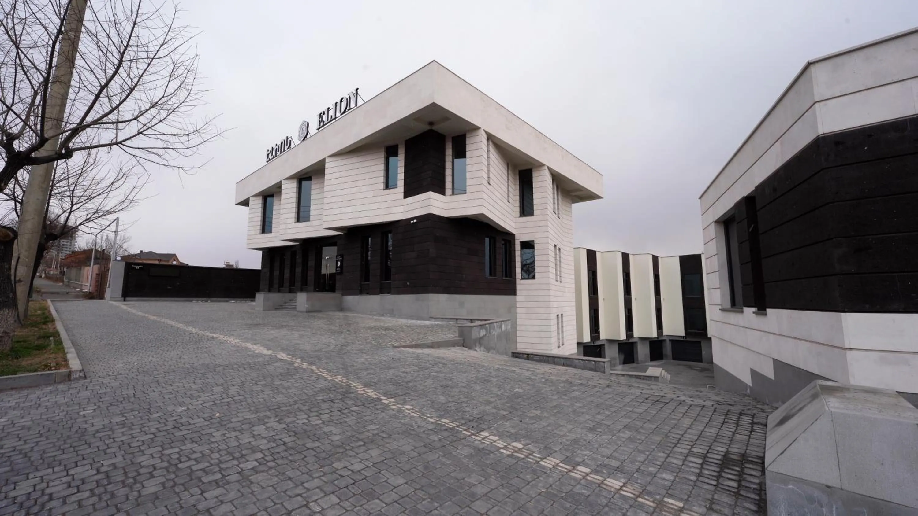 Facade/entrance in Hotel Elion