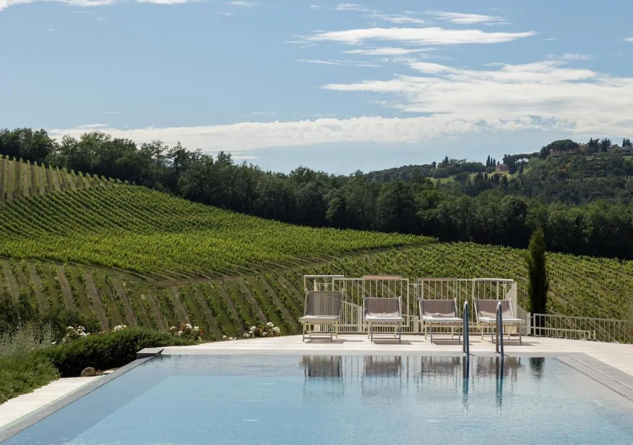 Pool view in Poderi Arcangelo