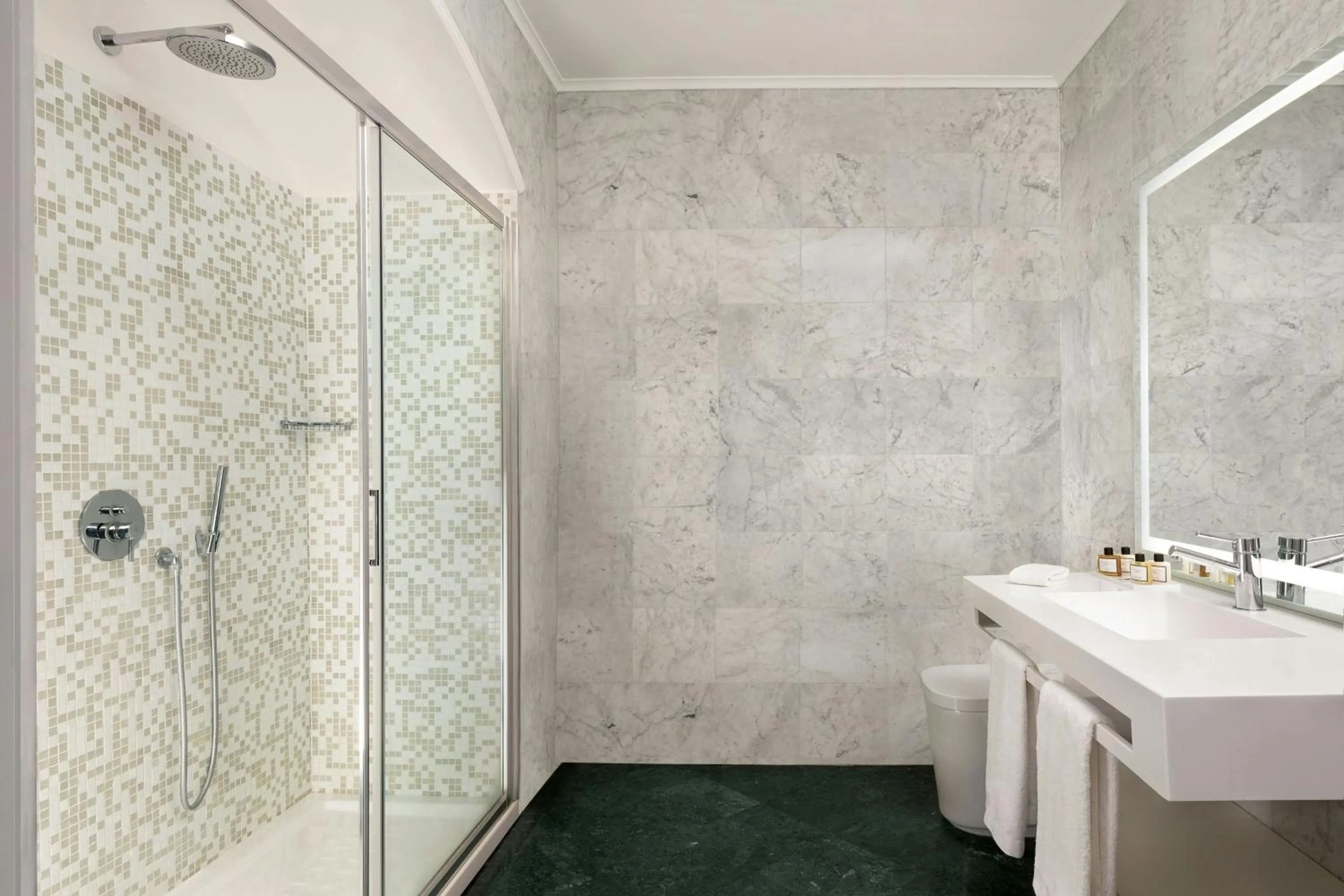 Bathroom in Sina Villa Medici, Autograph Collection