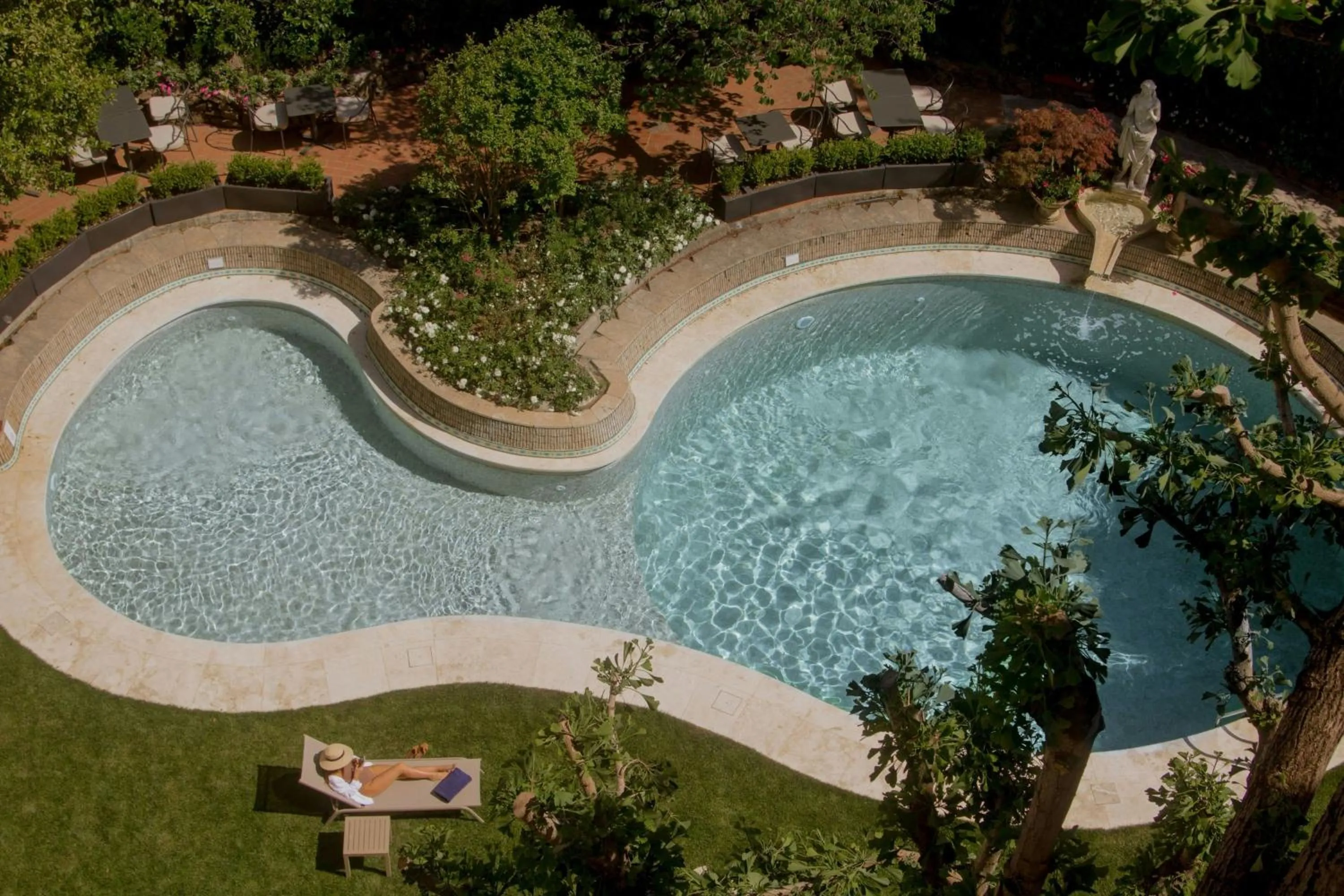 Swimming pool in Sina Villa Medici, Autograph Collection