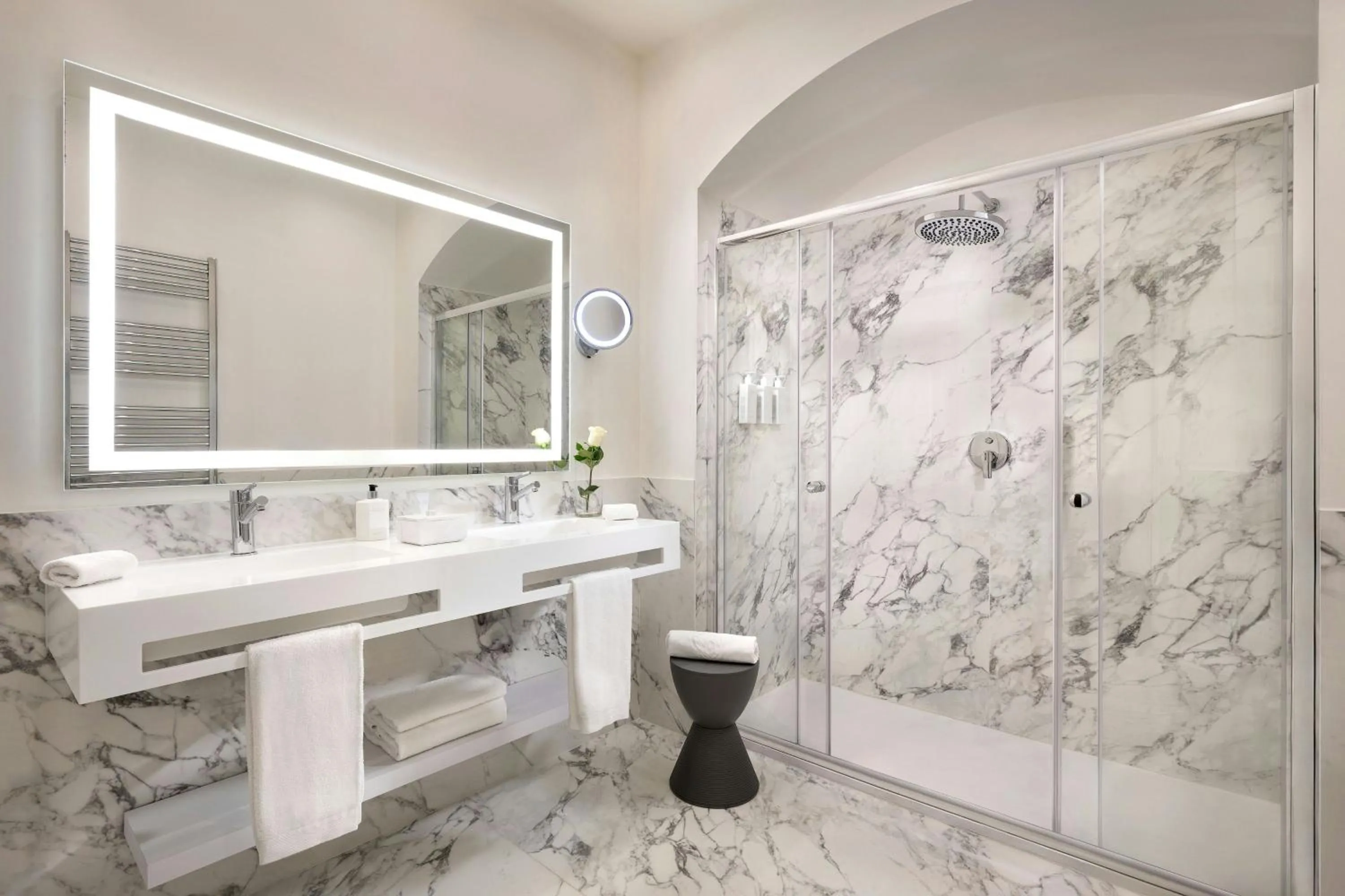 Bathroom in Sina Villa Medici, Autograph Collection