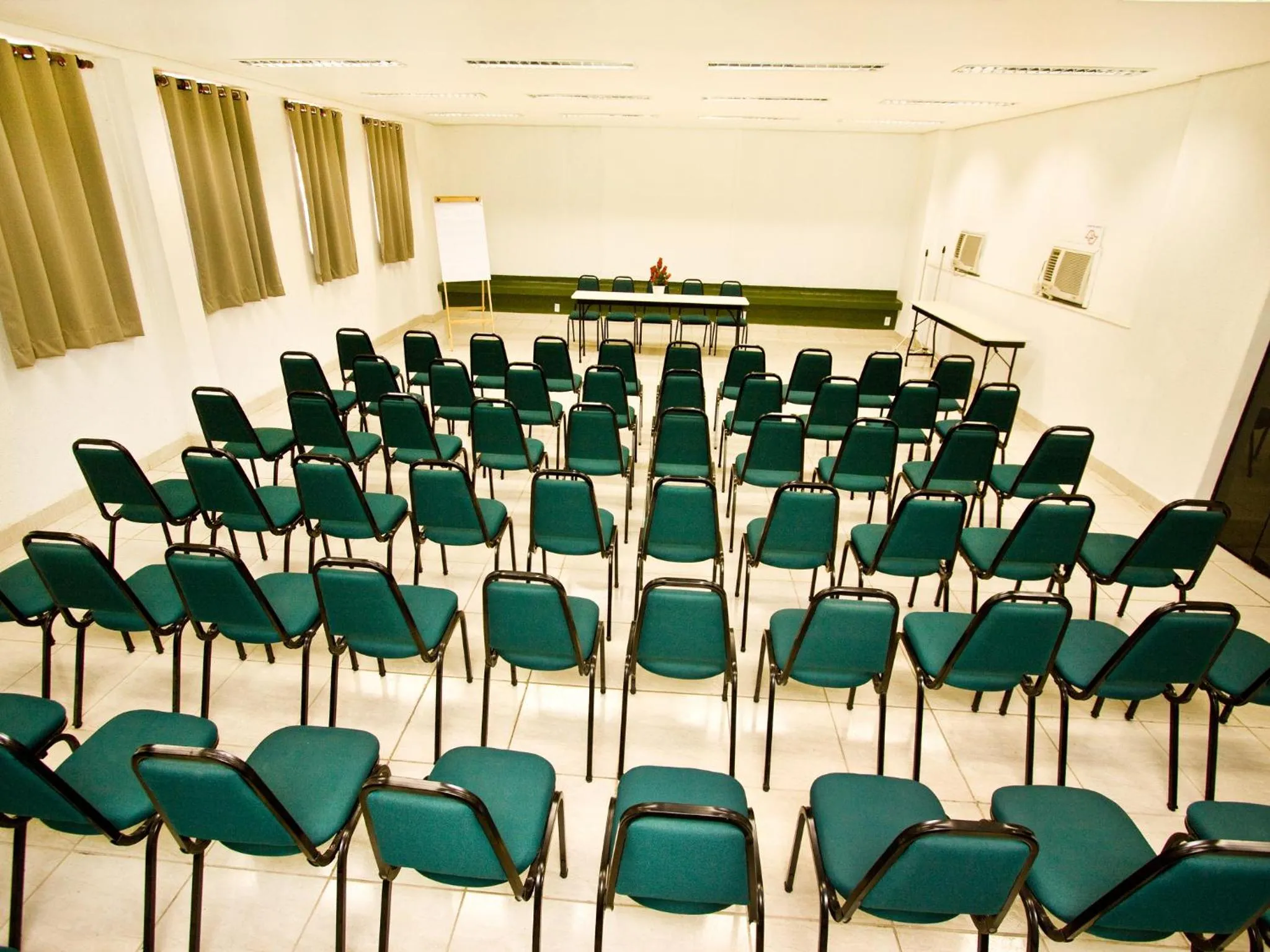 Meeting/conference room in Turrance White Hotel