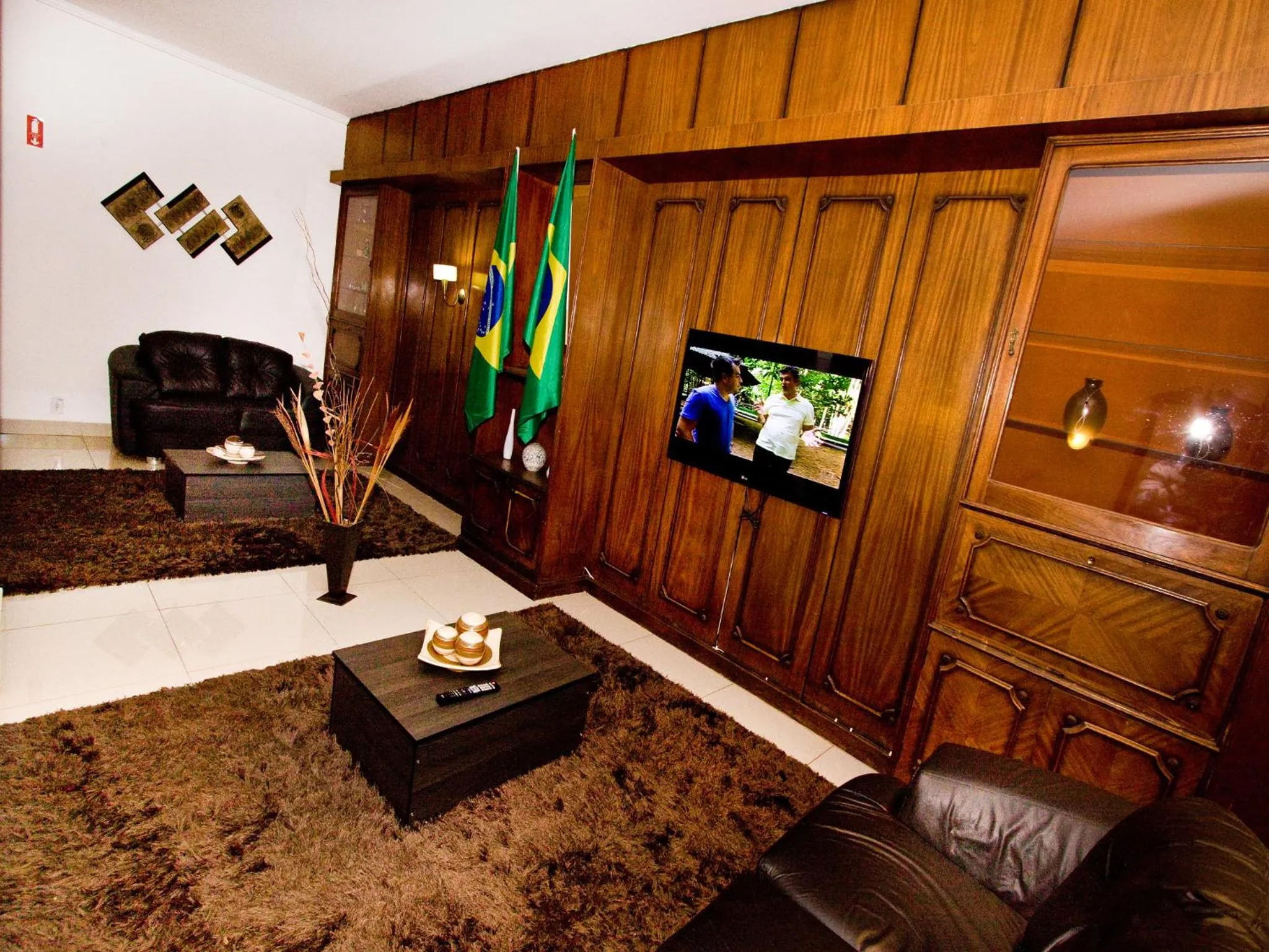 TV and multimedia in Turrance White Hotel