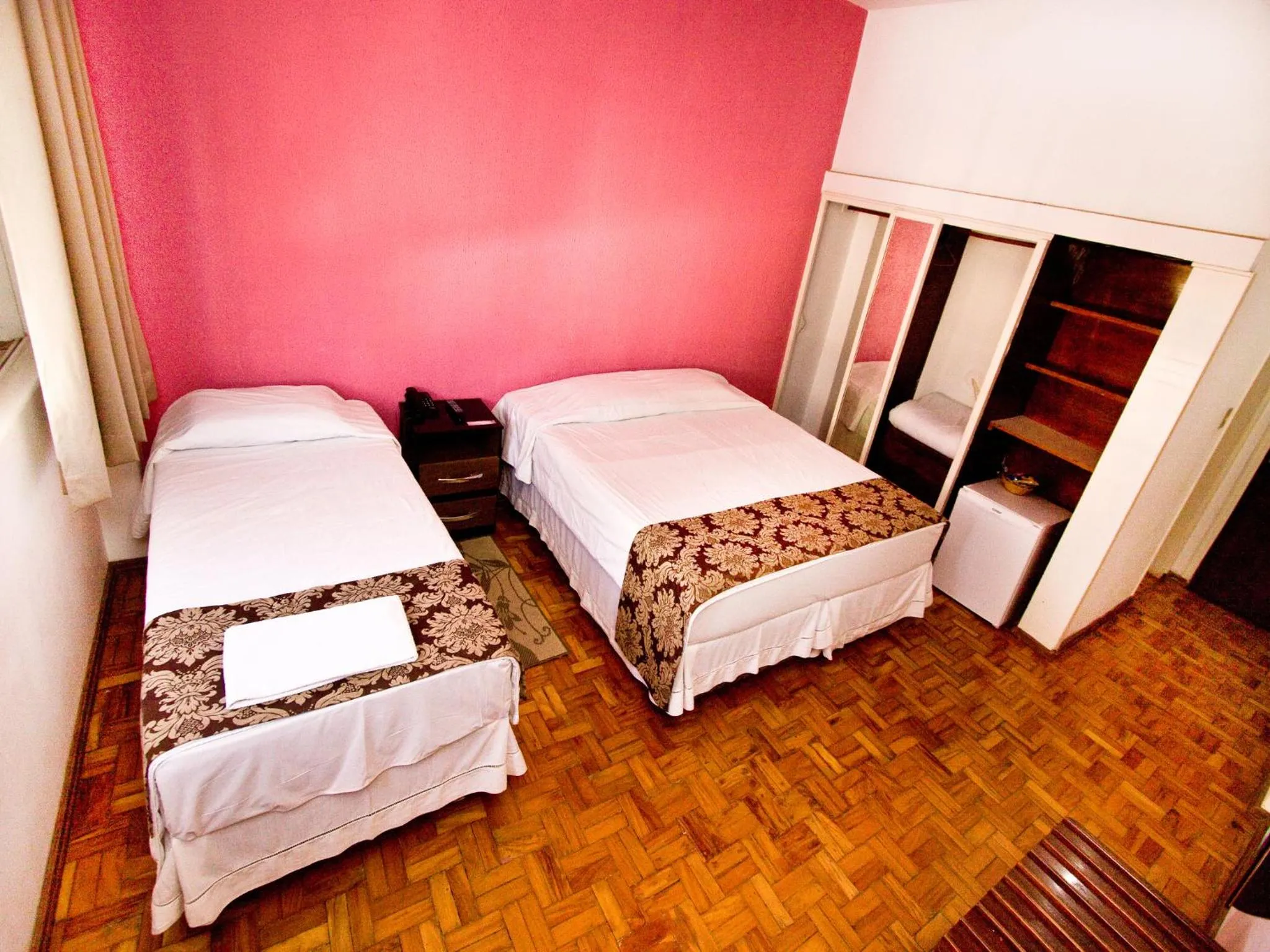 Bed in Turrance White Hotel