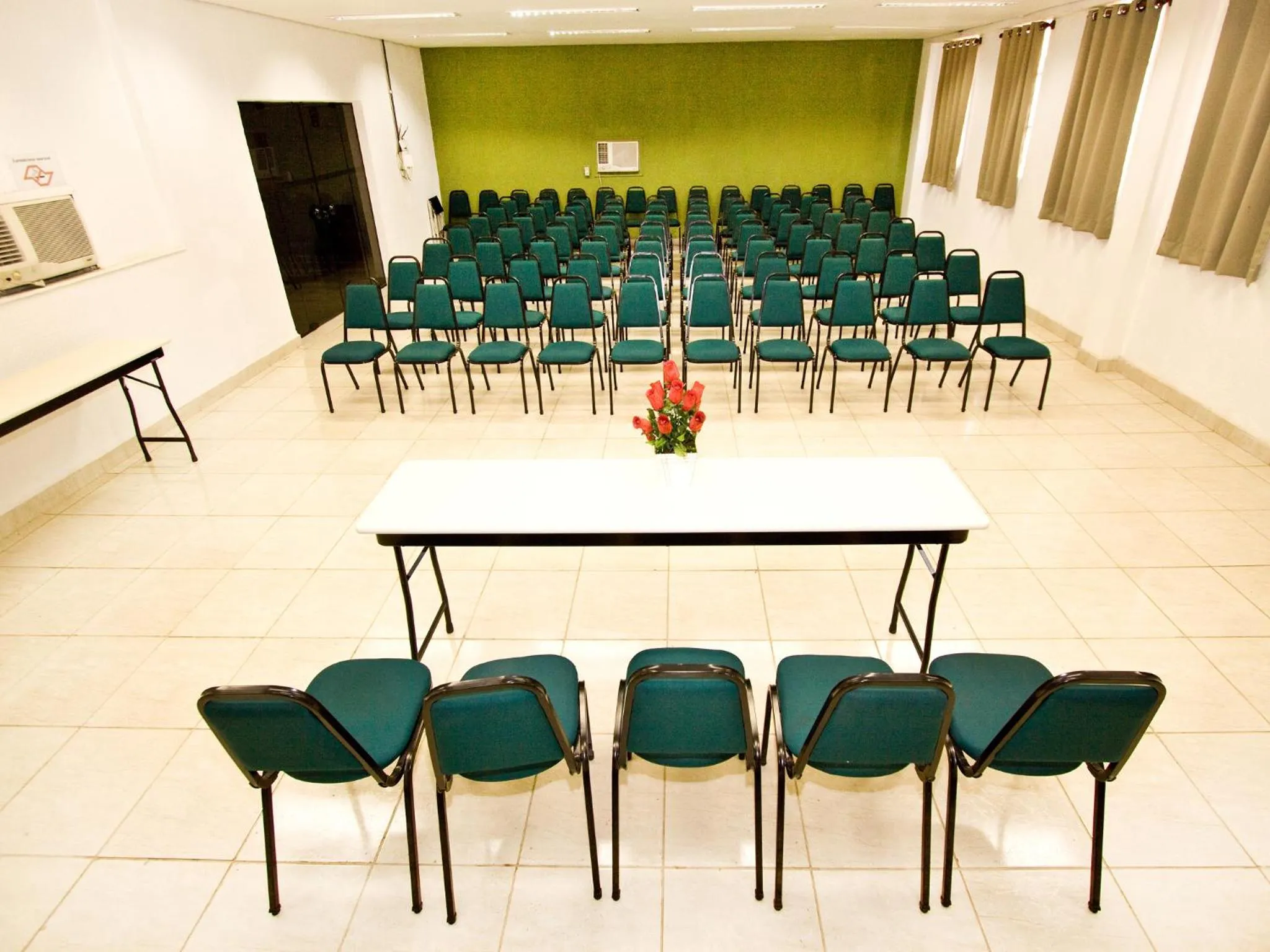 Meeting/conference room in Turrance White Hotel