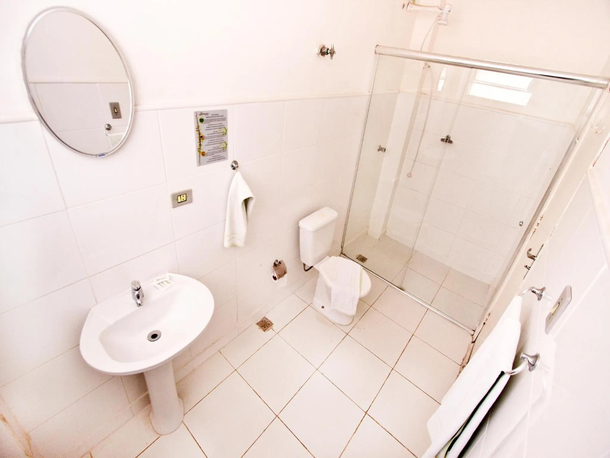 Bed in Turrance White Hotel