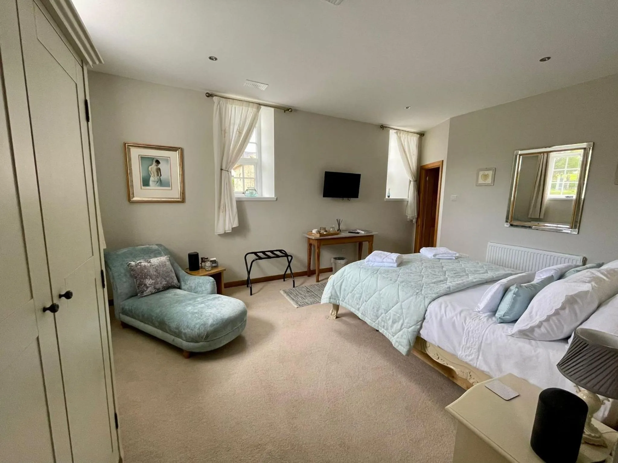 Photo of the whole room in The Auld Kirk