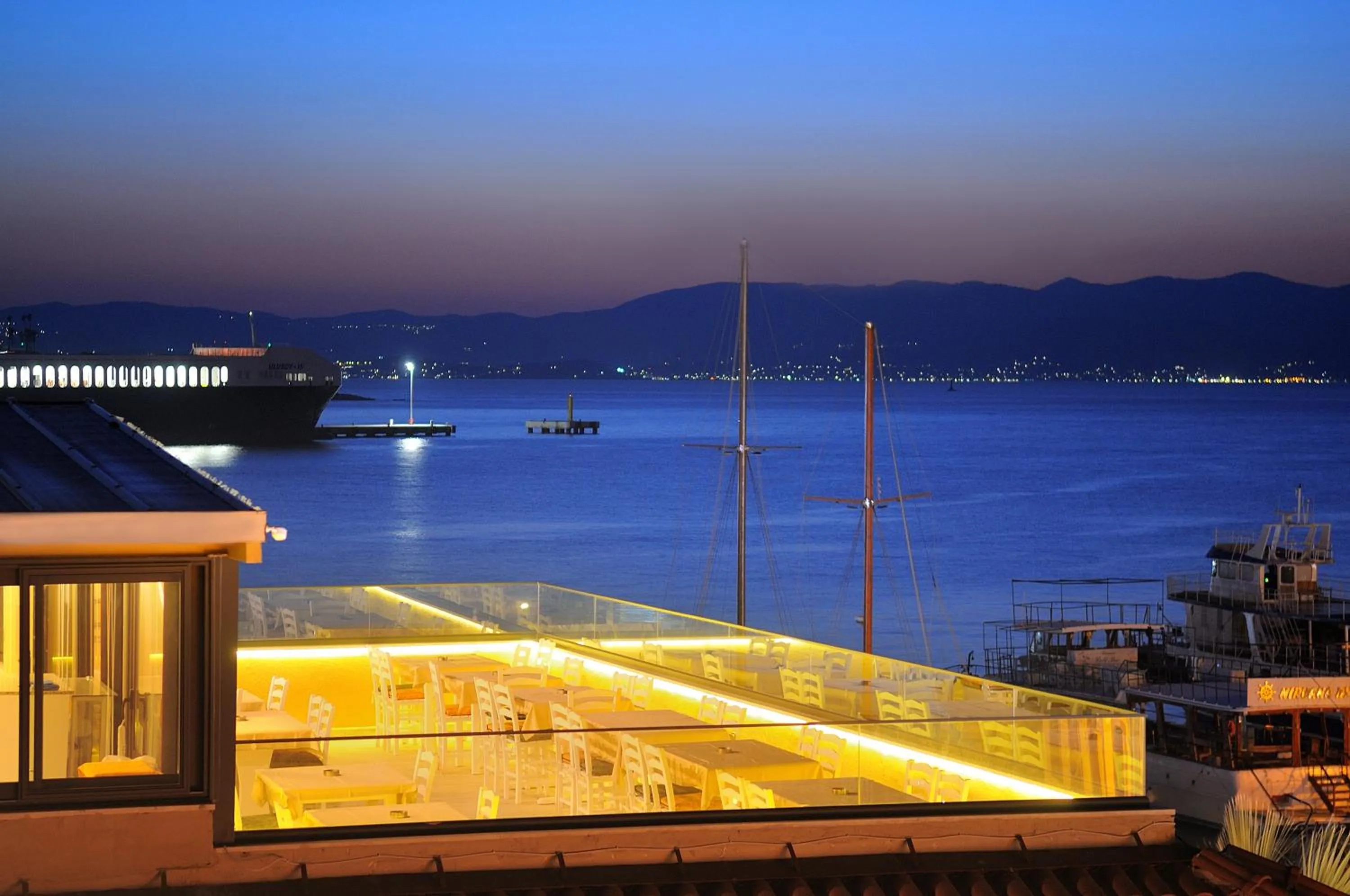 Restaurant/places to eat in Horasan Hotel