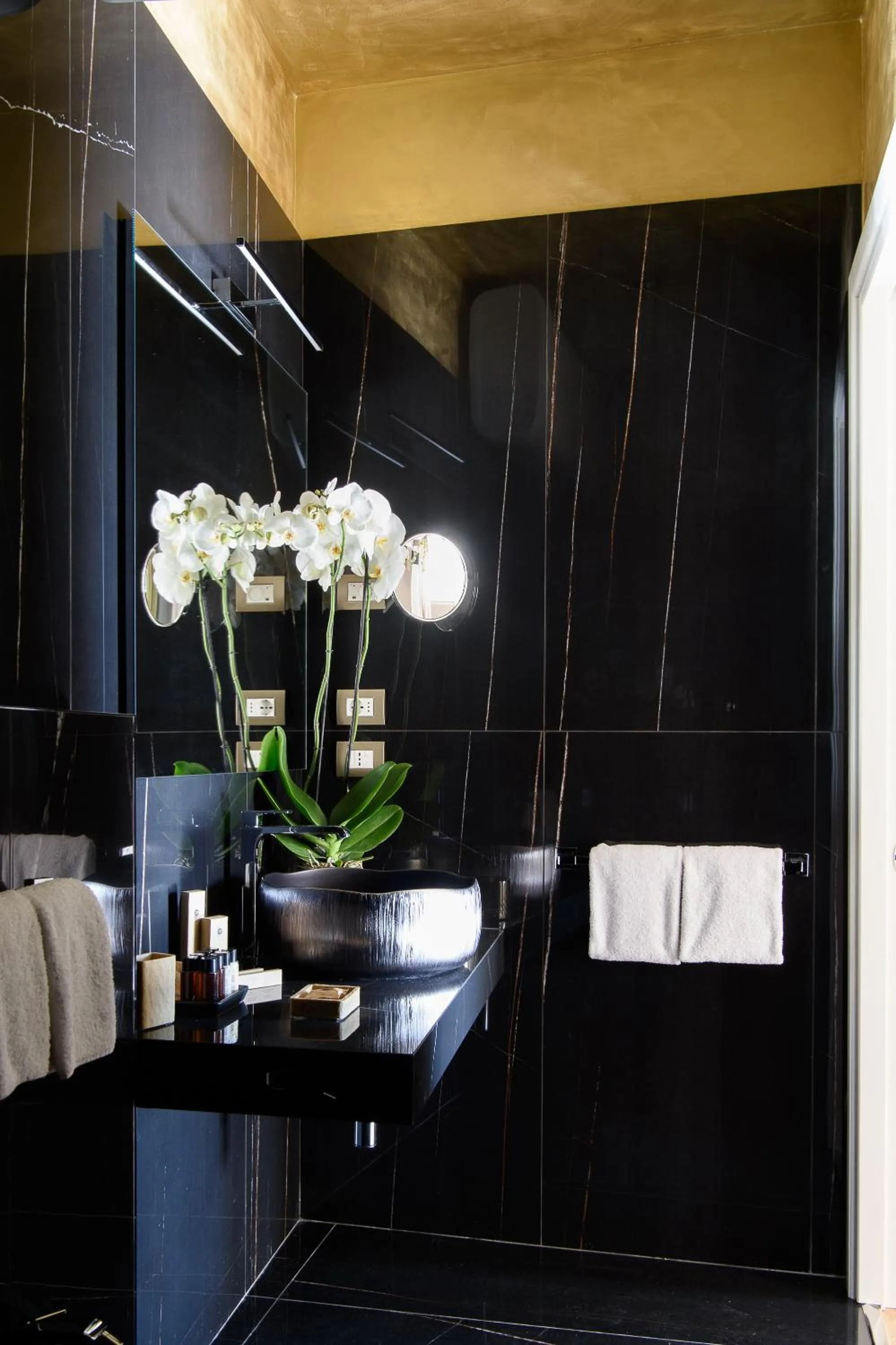 Bathroom in Tornabuoni Suites Collection Residenza D'Epoca