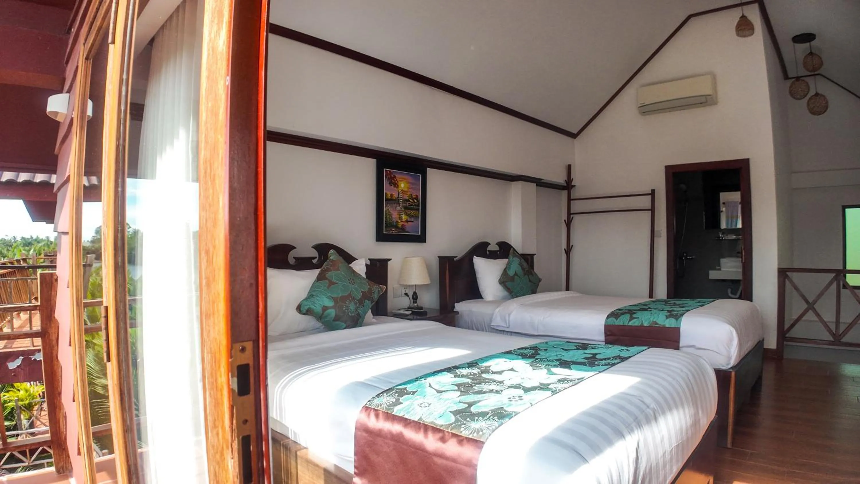 Bedroom, Bed in Lodge Moni Essara Kampot