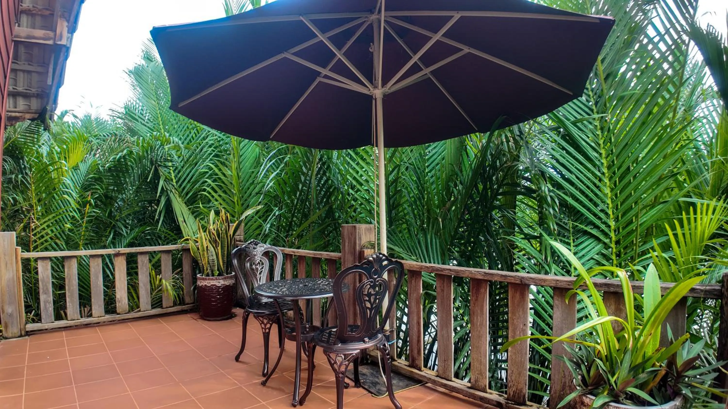 Balcony/Terrace in Lodge Moni Essara Kampot