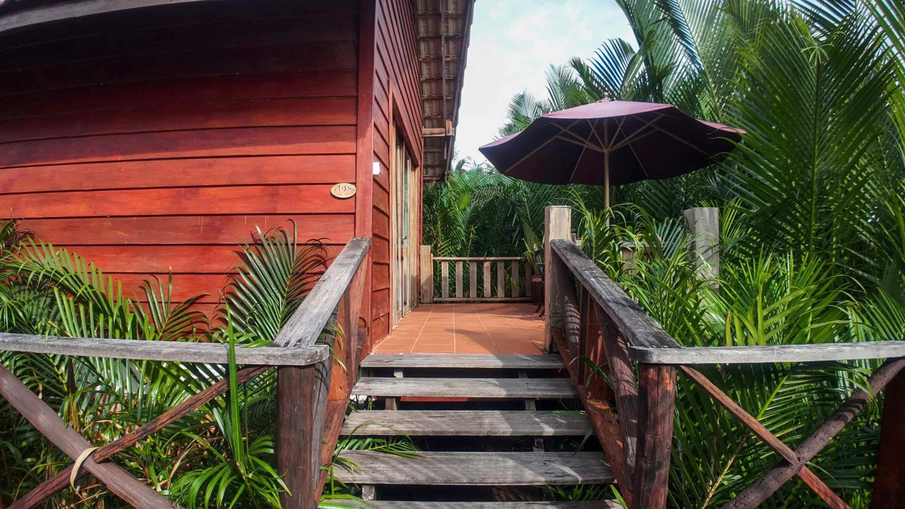 Garden view in Lodge Moni Essara Kampot