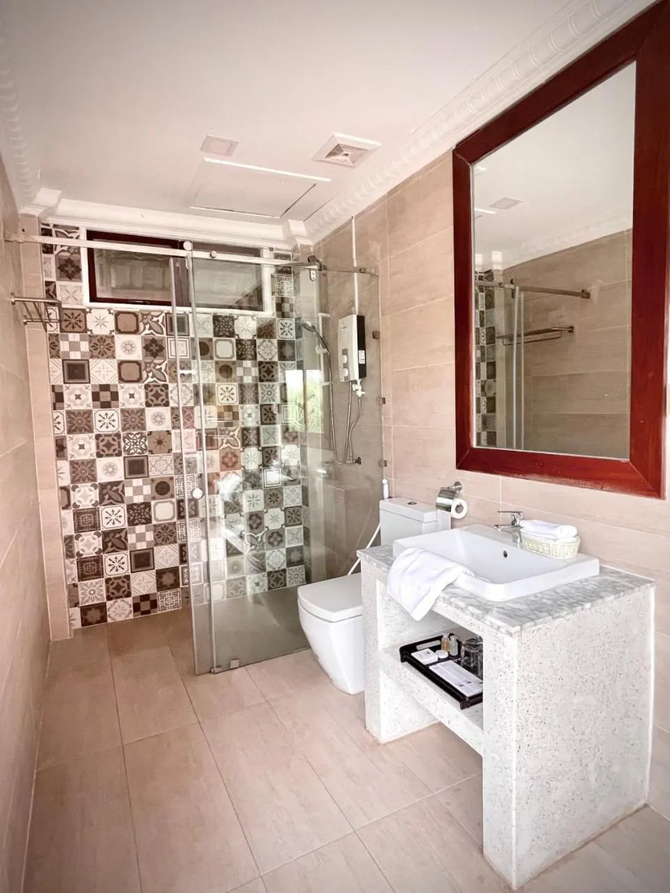 Shower in Lodge Moni Essara Kampot