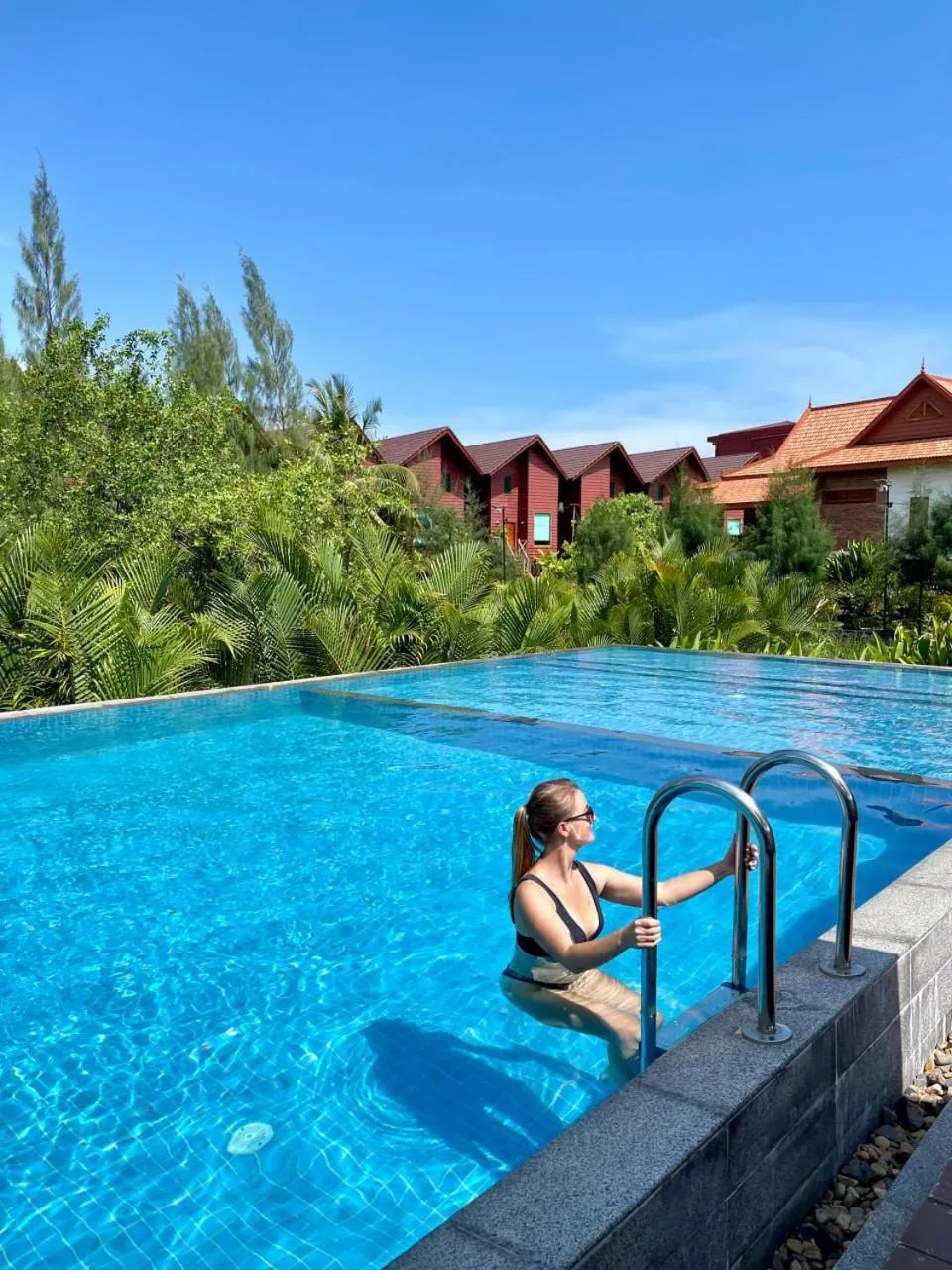 Pool view in Lodge Moni Essara Kampot