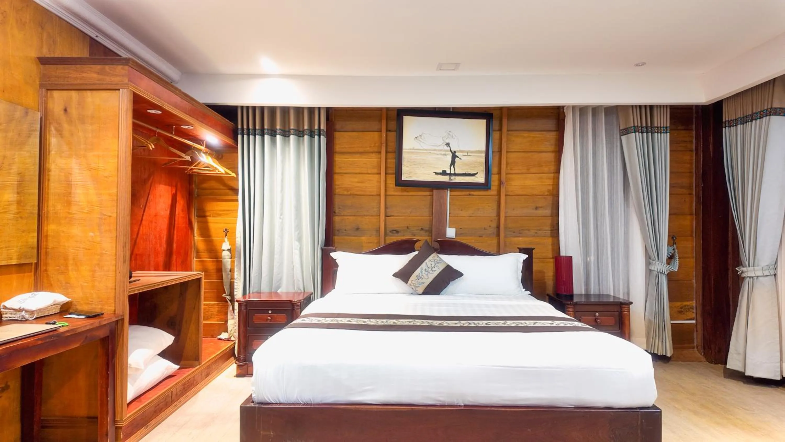 Bedroom, Bed in Lodge Moni Essara Kampot