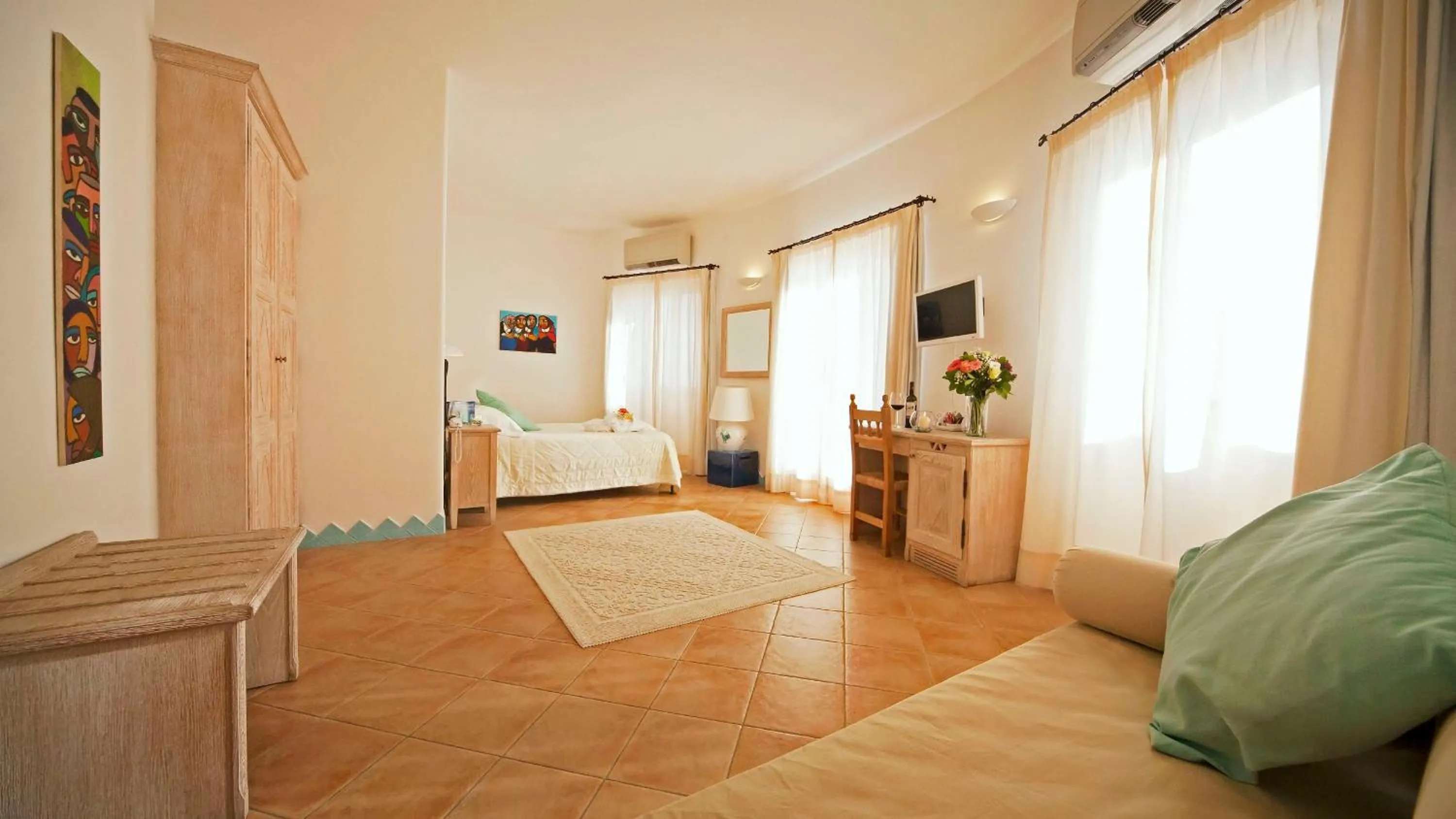 Photo of the whole room, Bed in BUE MARINO Hotel & Rooftop Bar