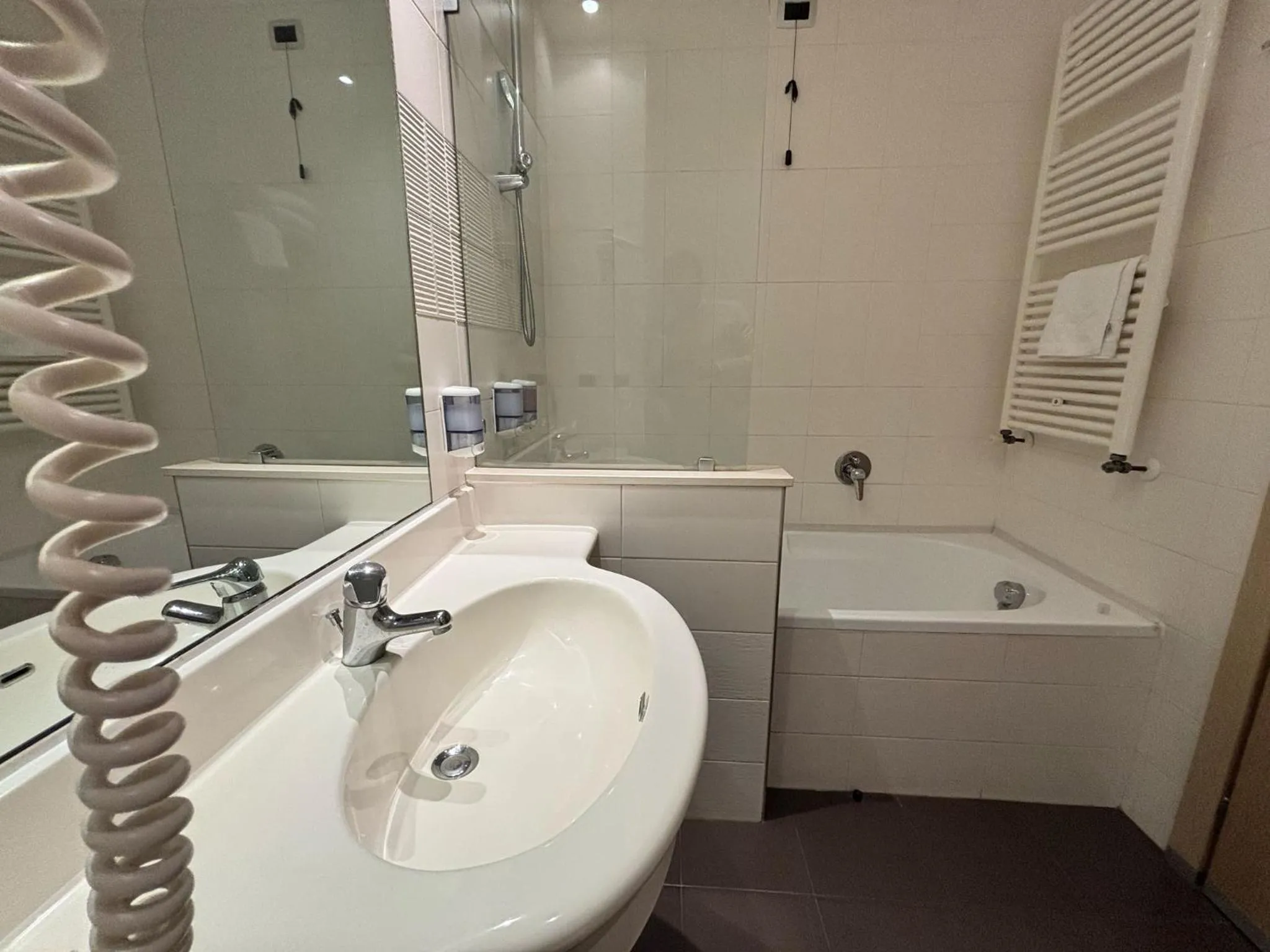 Shower in Grand Hotel Olimpo