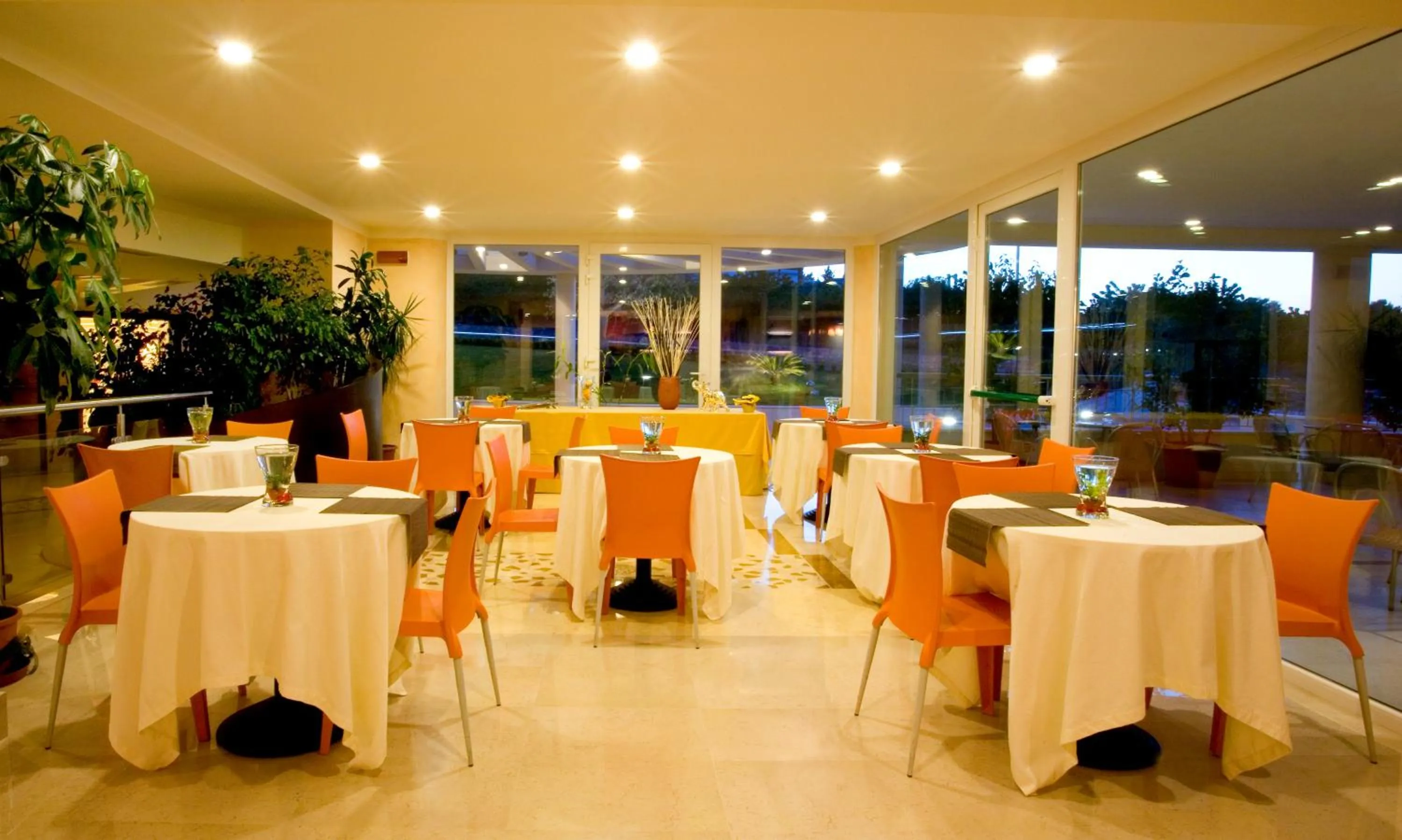 Restaurant/places to eat in Grand Hotel Olimpo