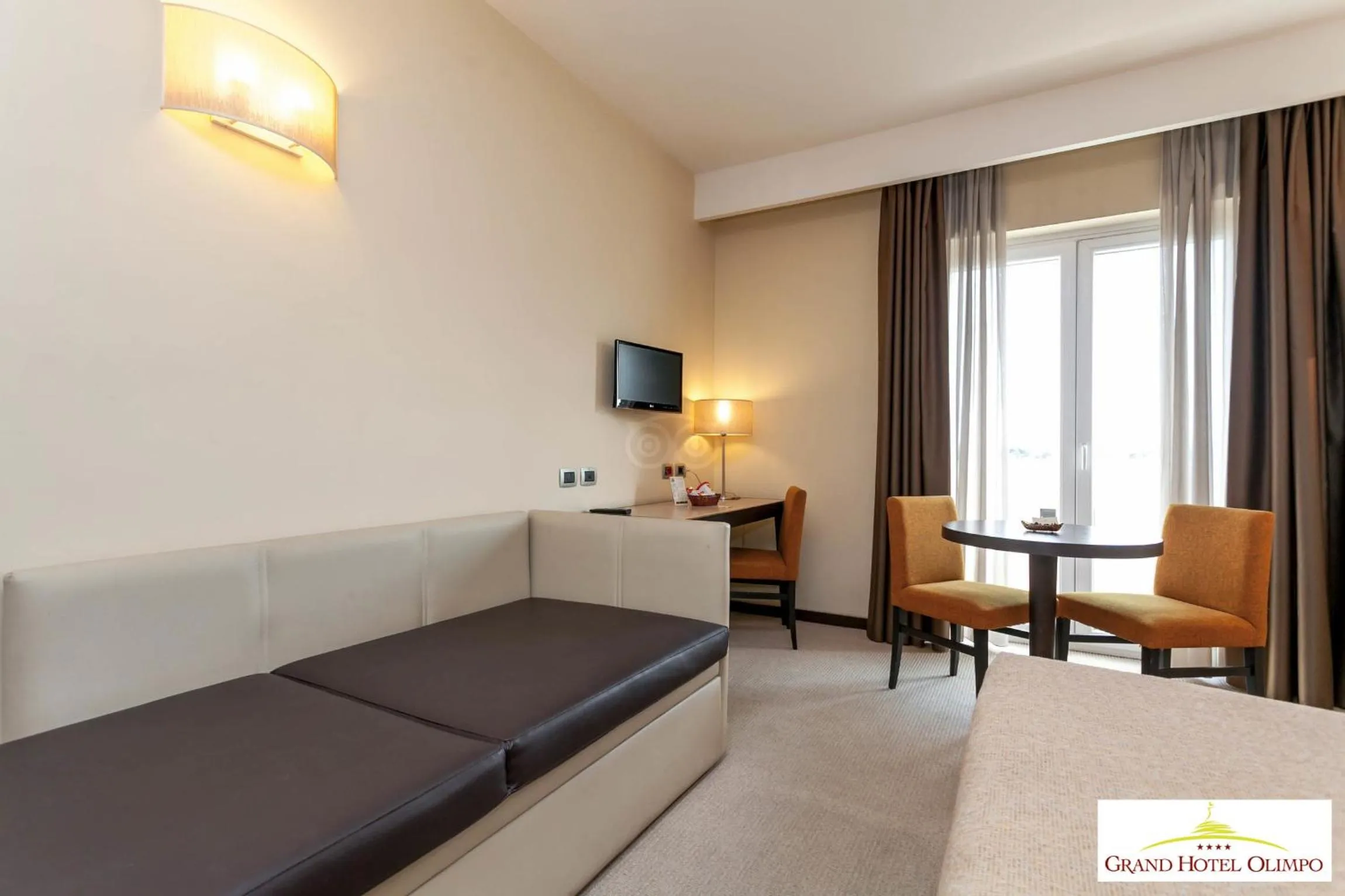 Photo of the whole room, Bed in Grand Hotel Olimpo