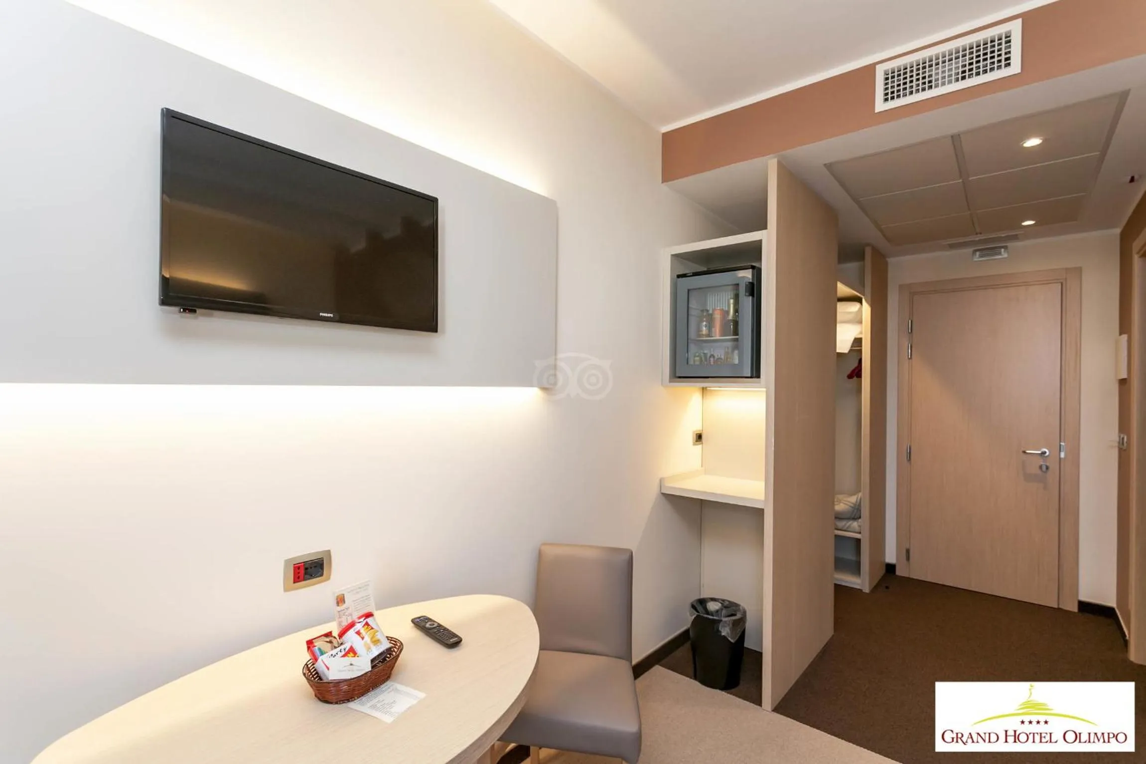 TV and multimedia in Grand Hotel Olimpo