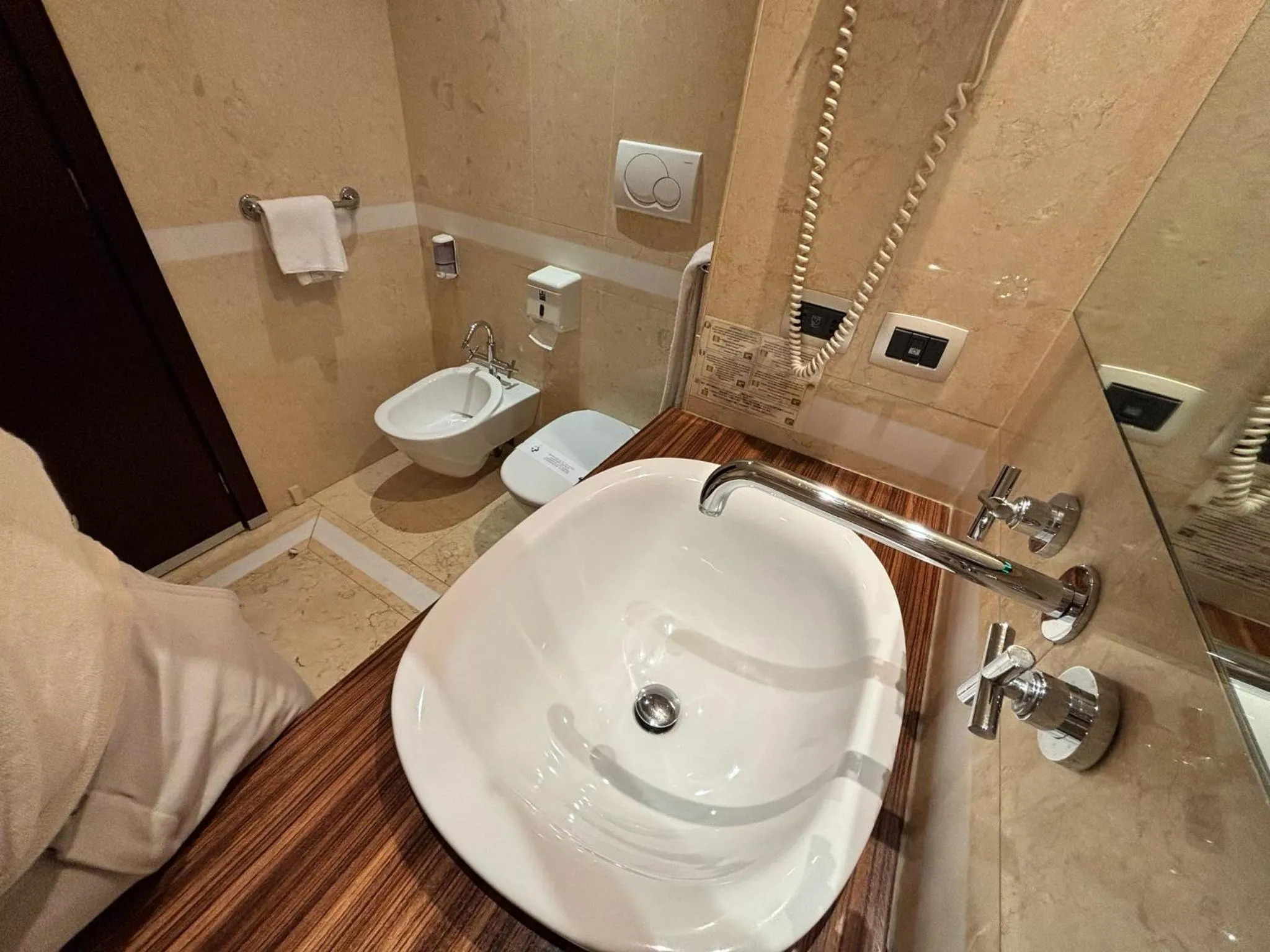 Toilet in Grand Hotel Olimpo