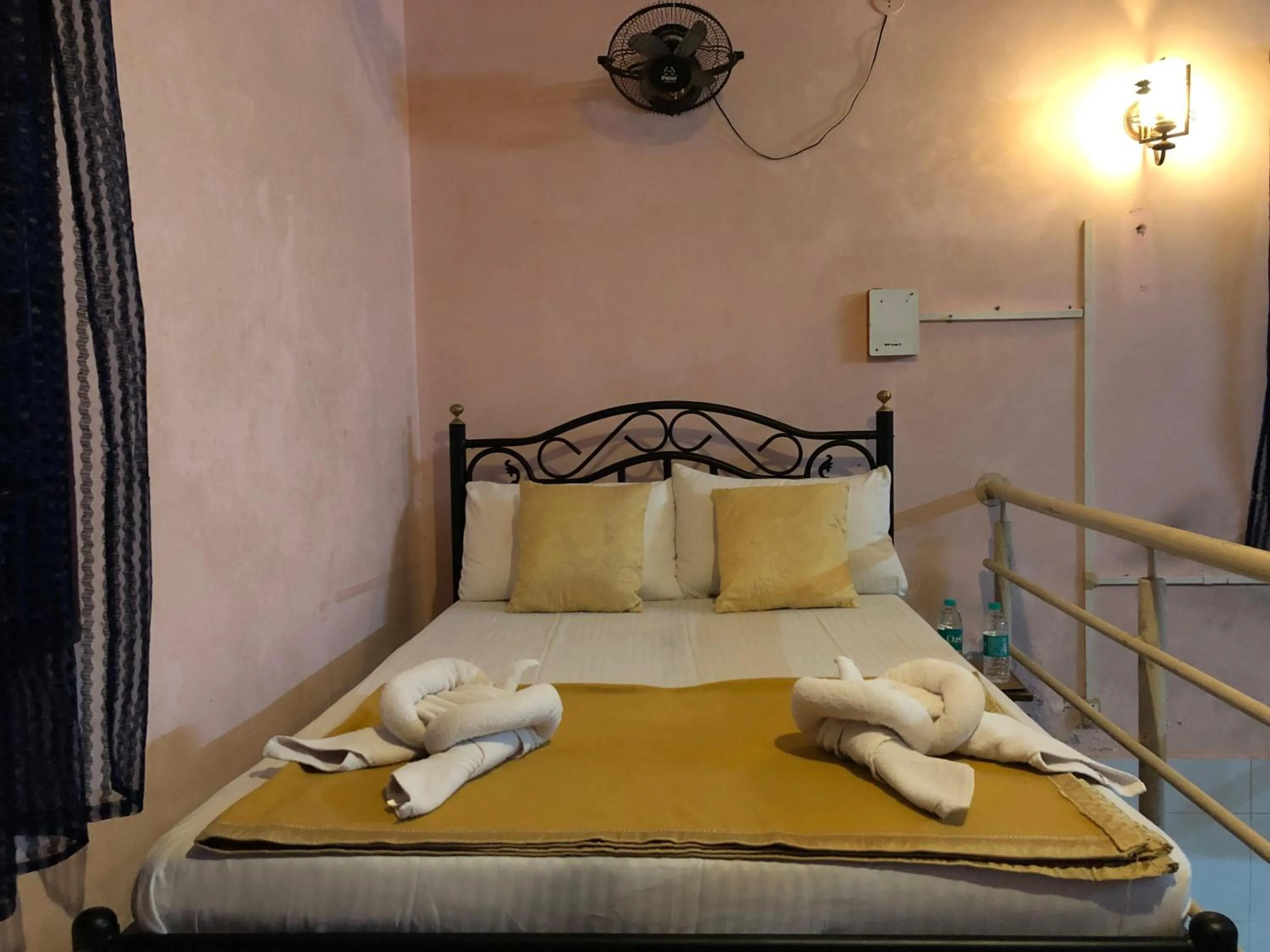 Bed in Nature Inn Cottages