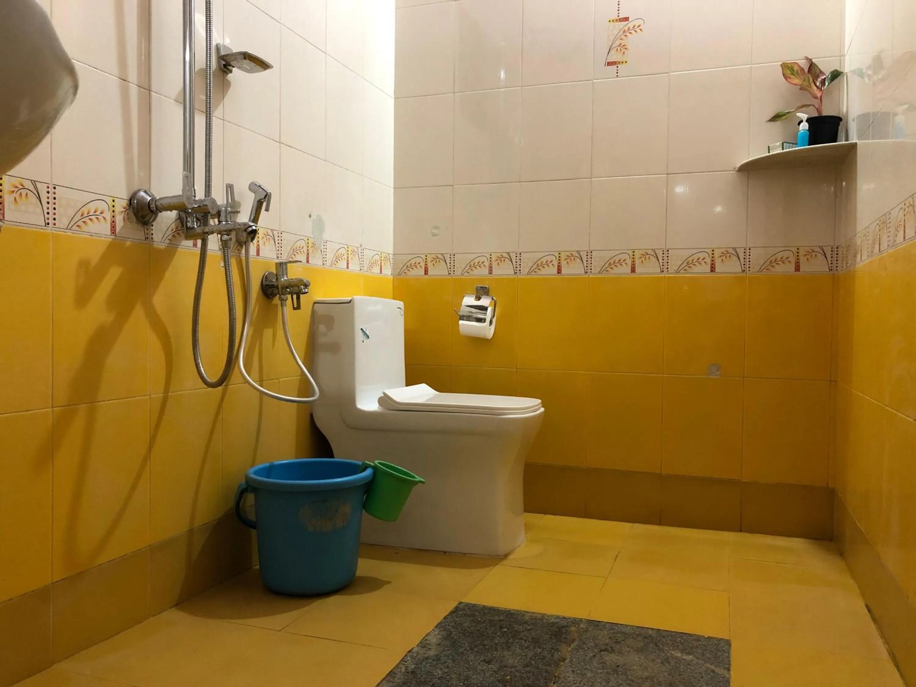 Shower in Nature Inn Cottages