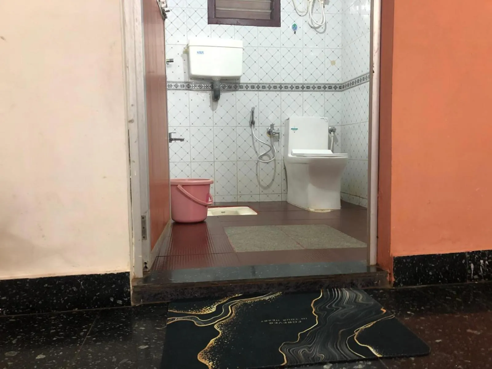 Shower in Nature Inn Cottages